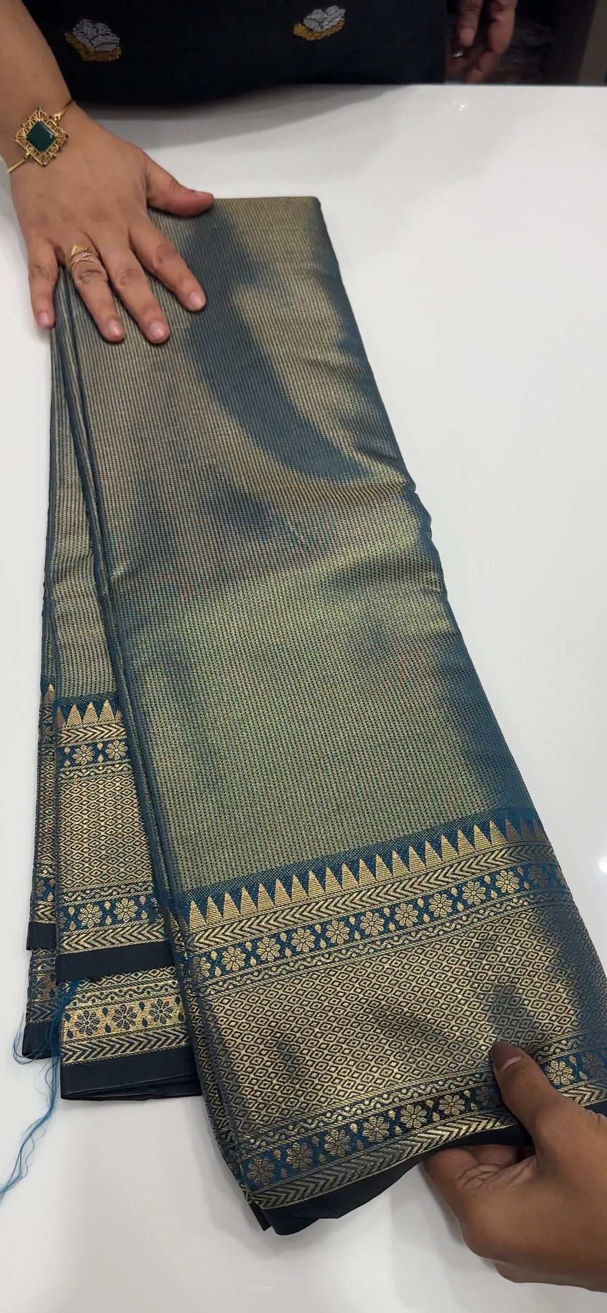 OFFER SALES SAREES - IHA 35502