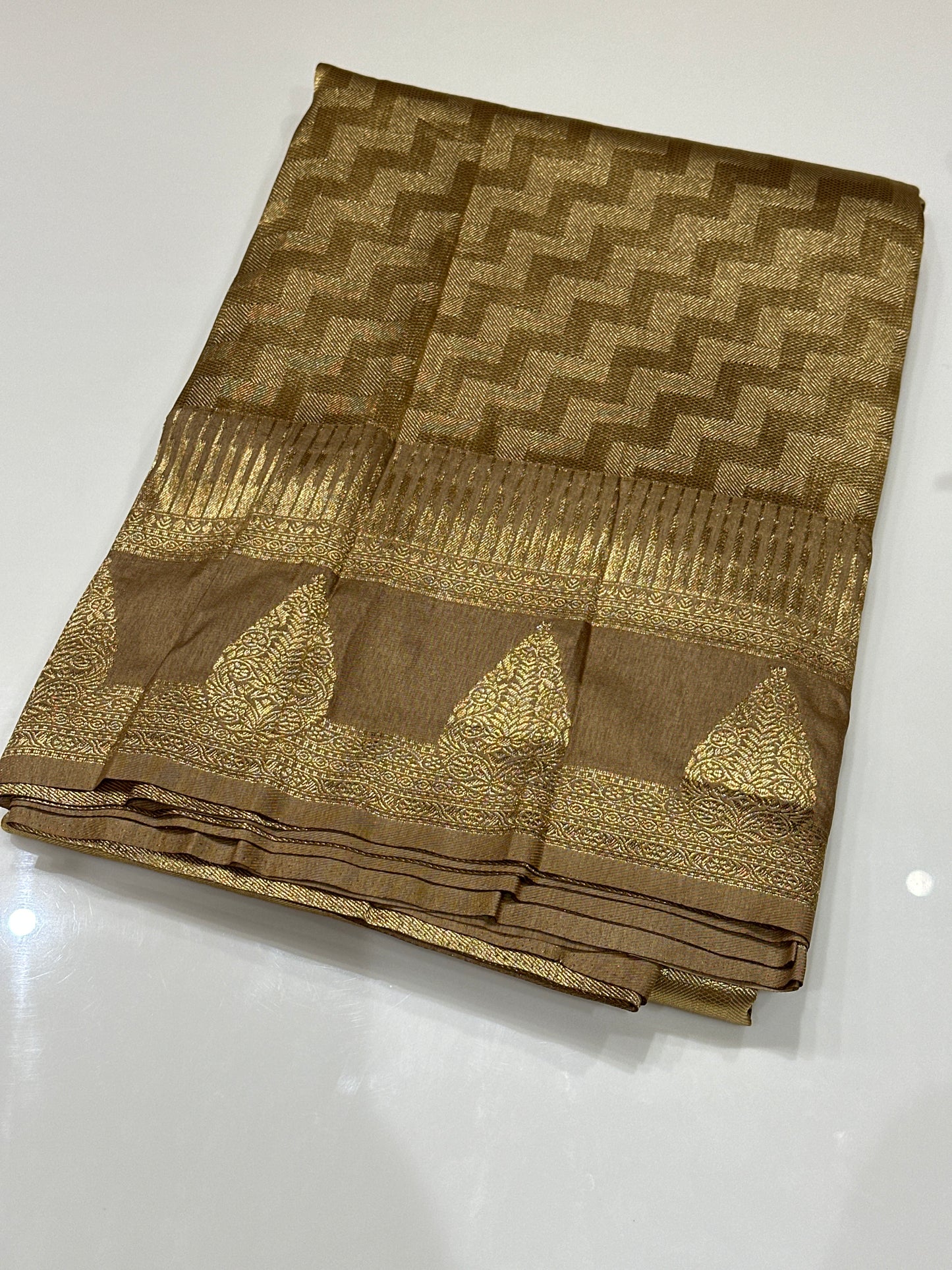 OFFER SALES SAREES - IHA 27137