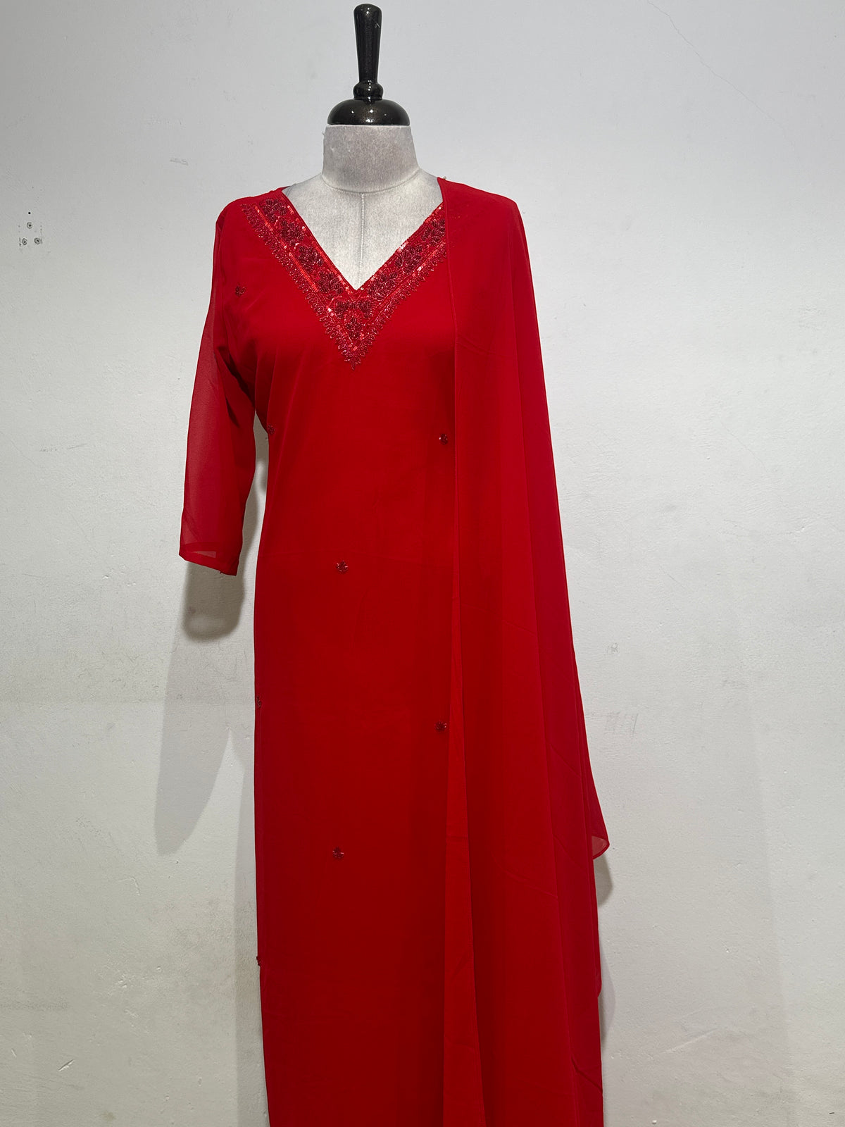 OFFER SALES READY TO WEAR SETS  -  IHA 35622