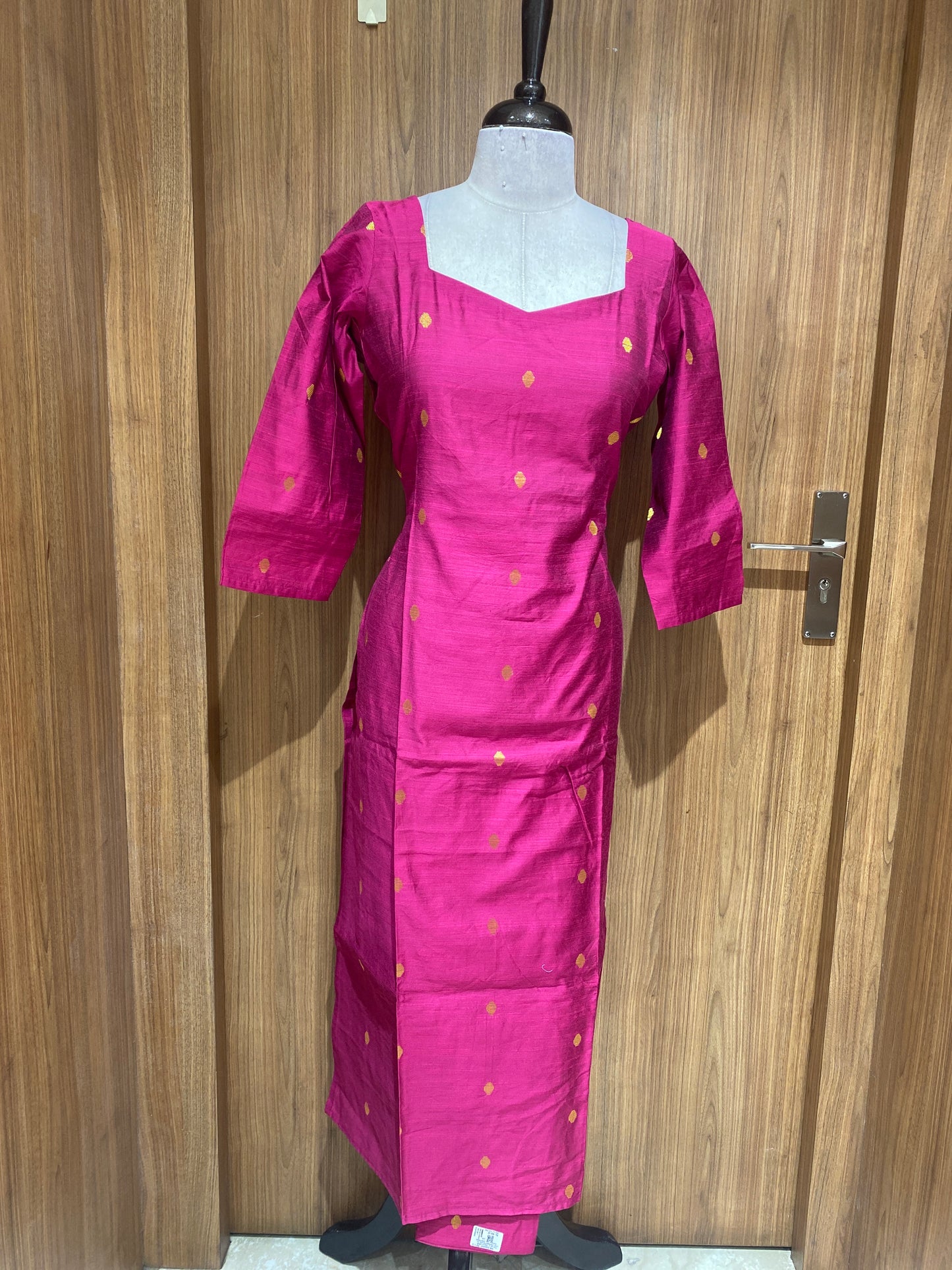 OFFER SALES TOP AND BOTTOM - IHA 27052