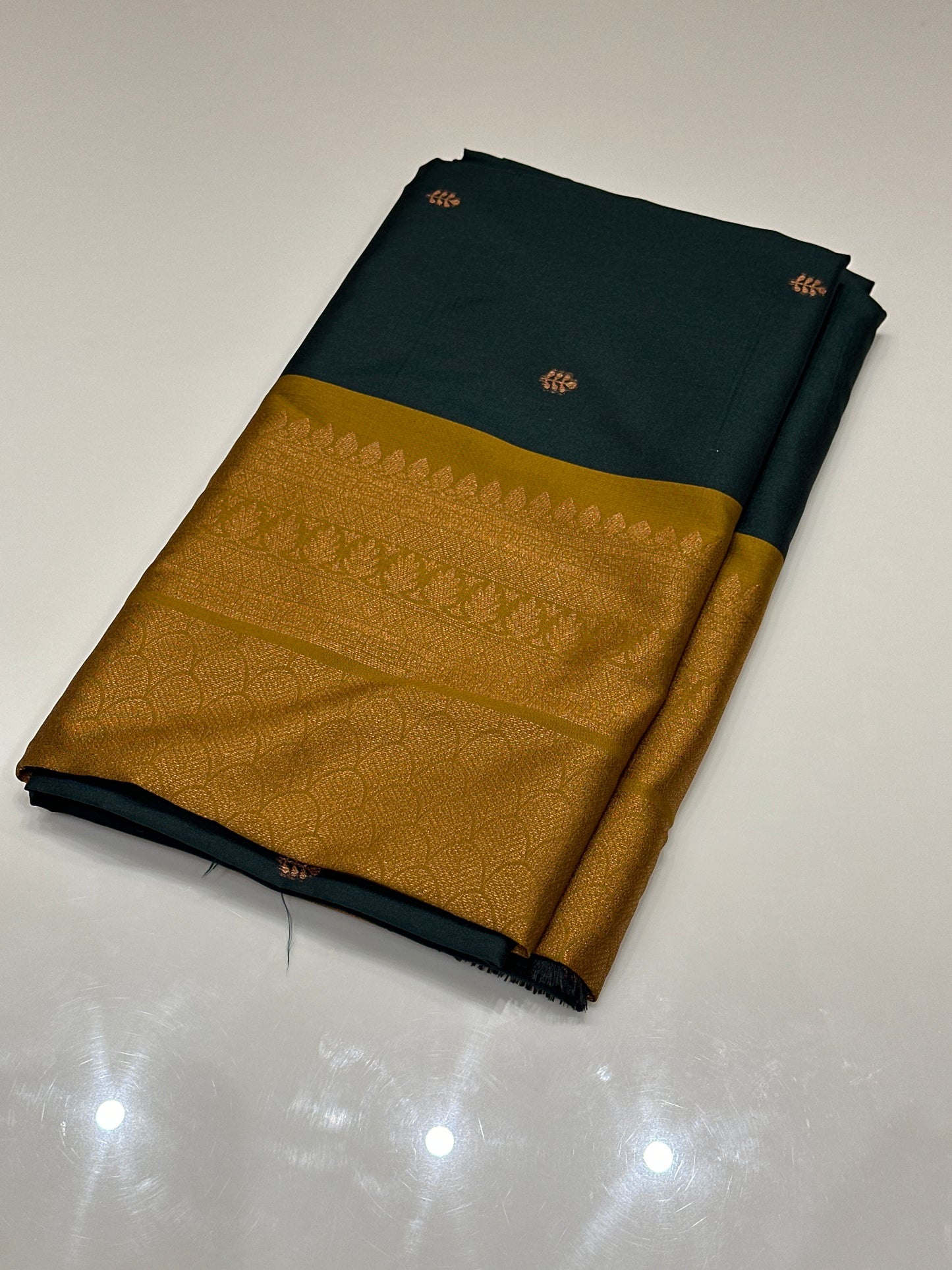 OFFER SALES SAREES - IHA 27171