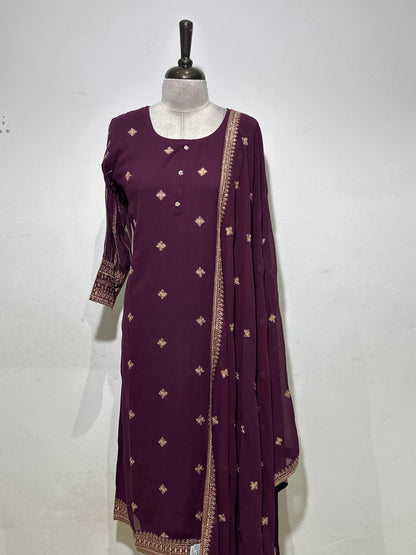 OFFER SALES READY TO WEAR SETS  -  IHA 35622