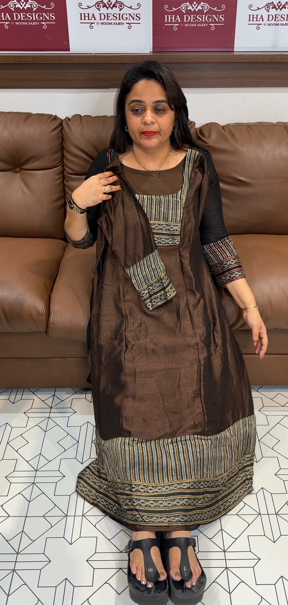 IHA'S IN-HOUSE ALINE TOPS- IHA 25019