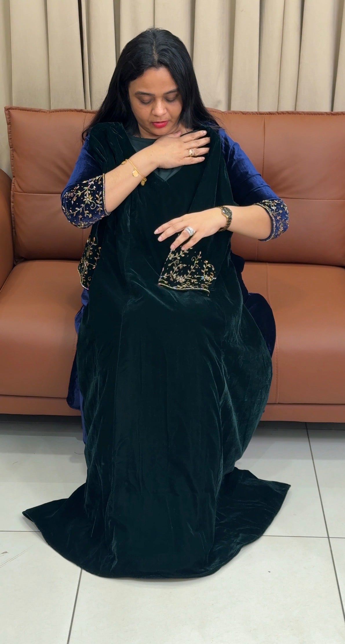 IHA'S IN-HOUSE VELVET ALINE TOPS - IHA 35715