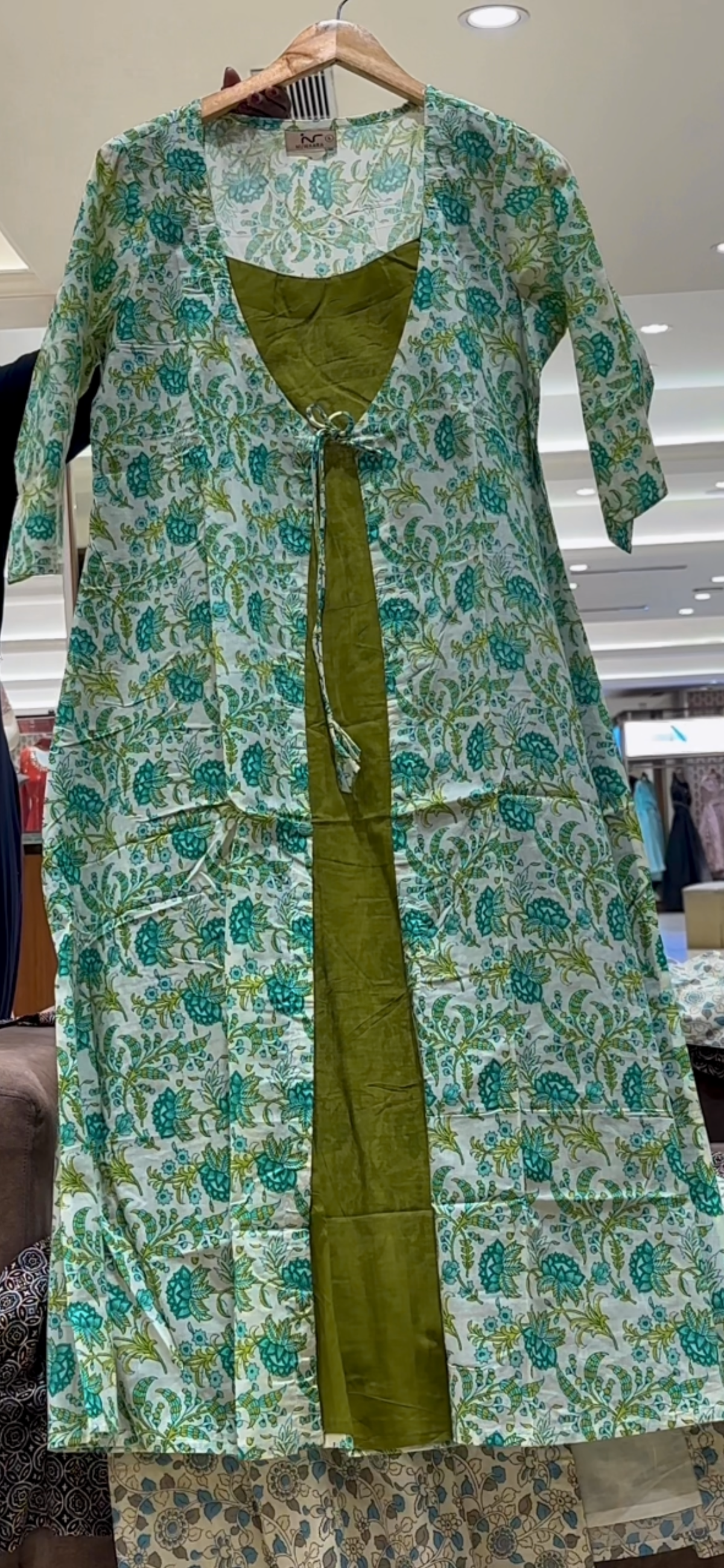 OFFER SALES TOP AND PRINTED JACKET -  IHA 36012