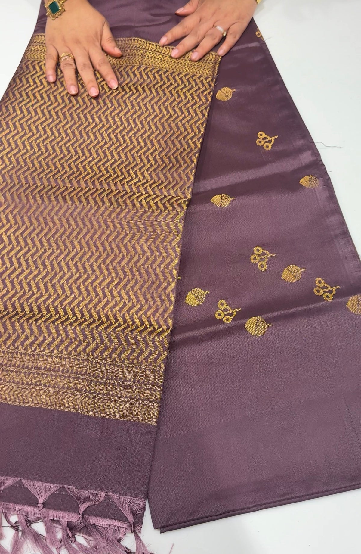OFFER SALES SAREES - IHA 35439