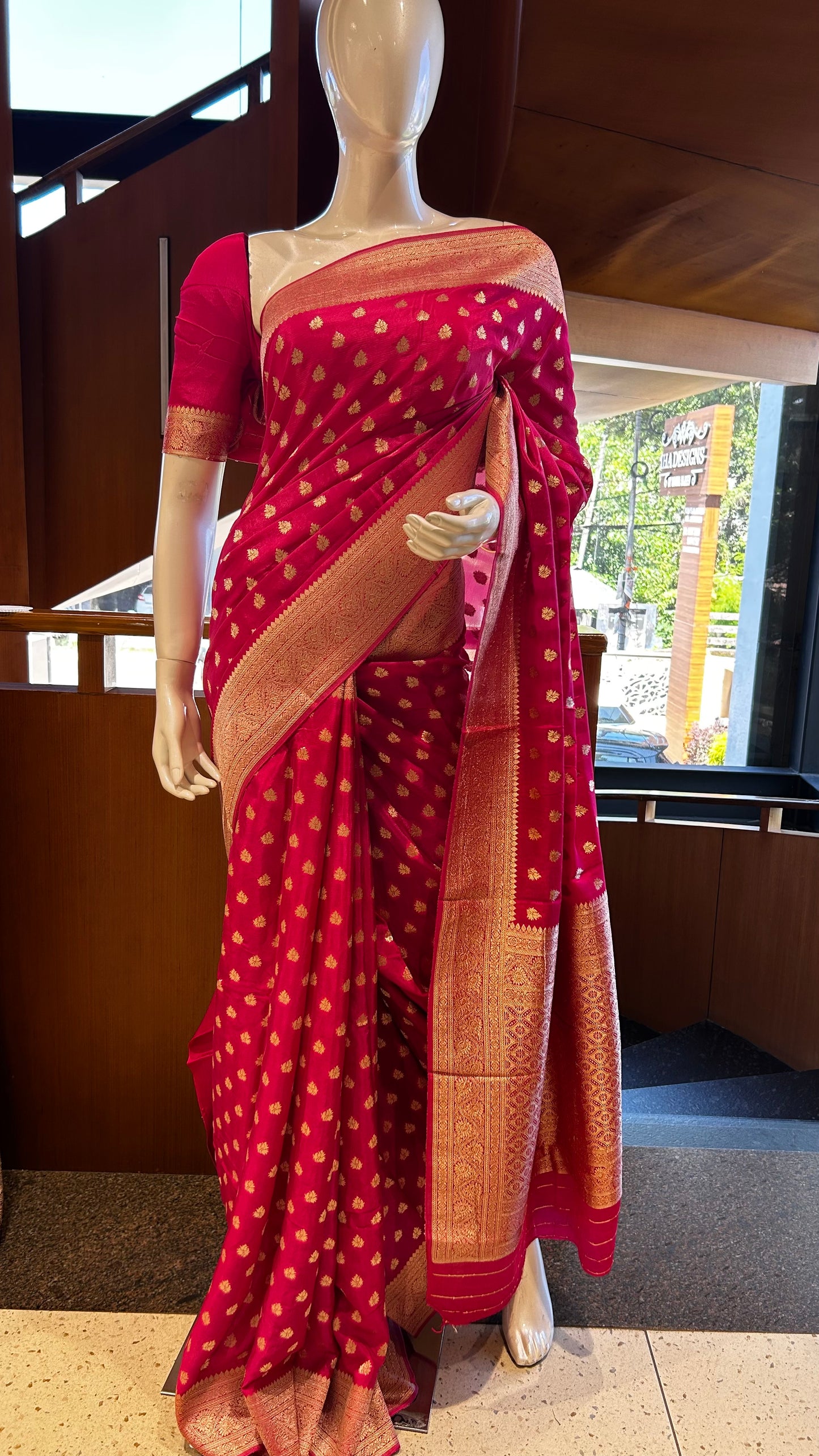 DESIGNER BANARASI SAREES - IHA 28637