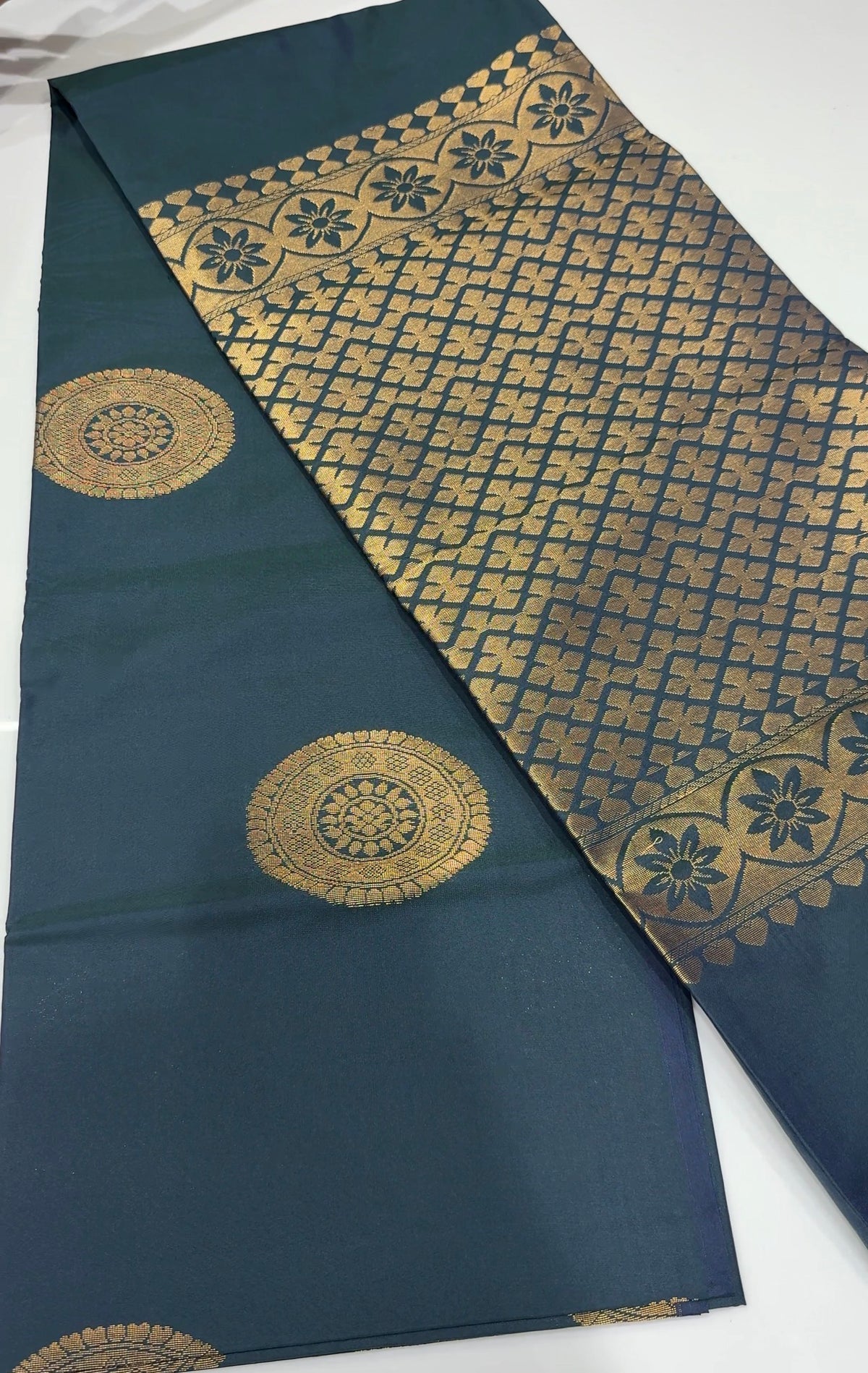 OFFER SALES SAREES - IHA 35439