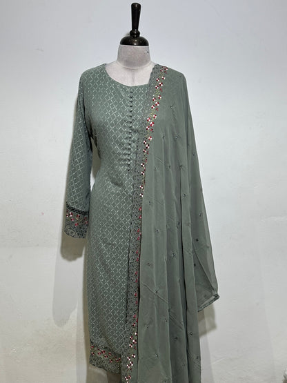 OFFER SALES READY TO WEAR SETS  -  IHA 35622