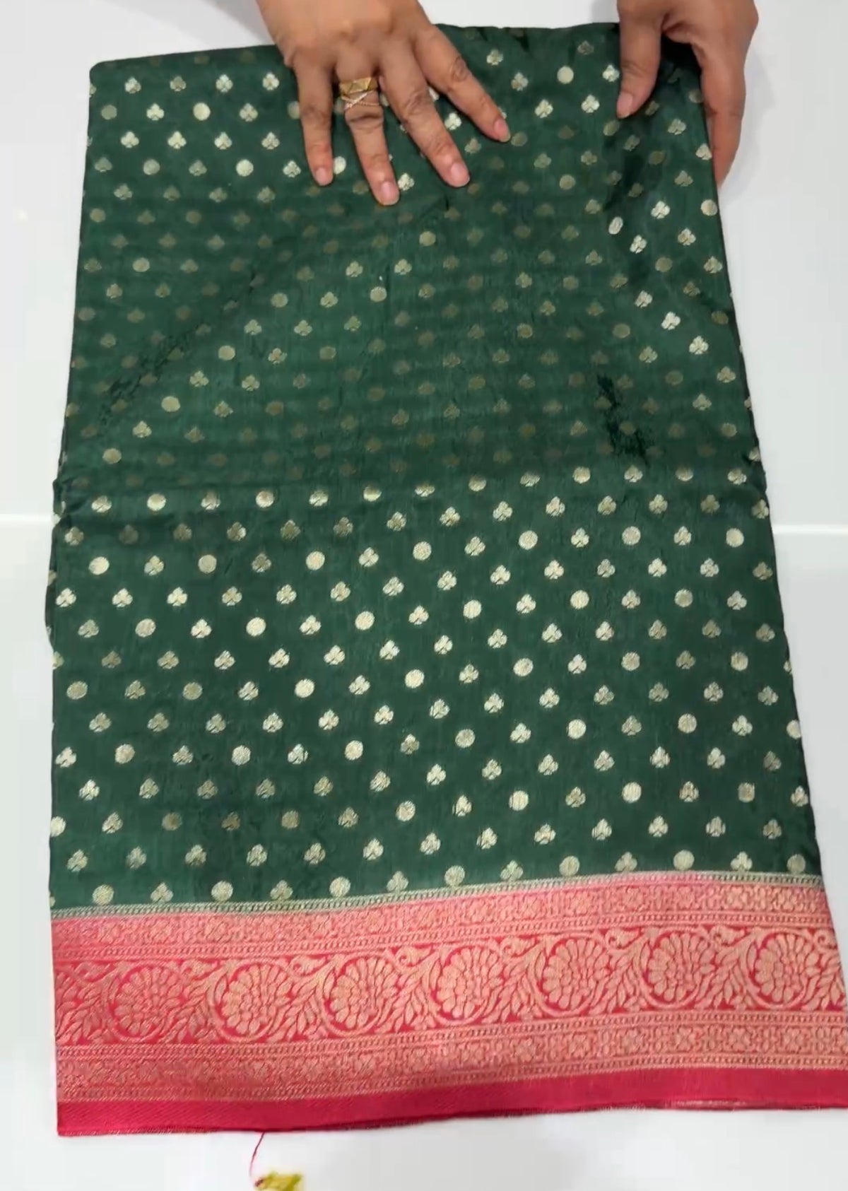 OFFER SALES SAREES - IHA 35424