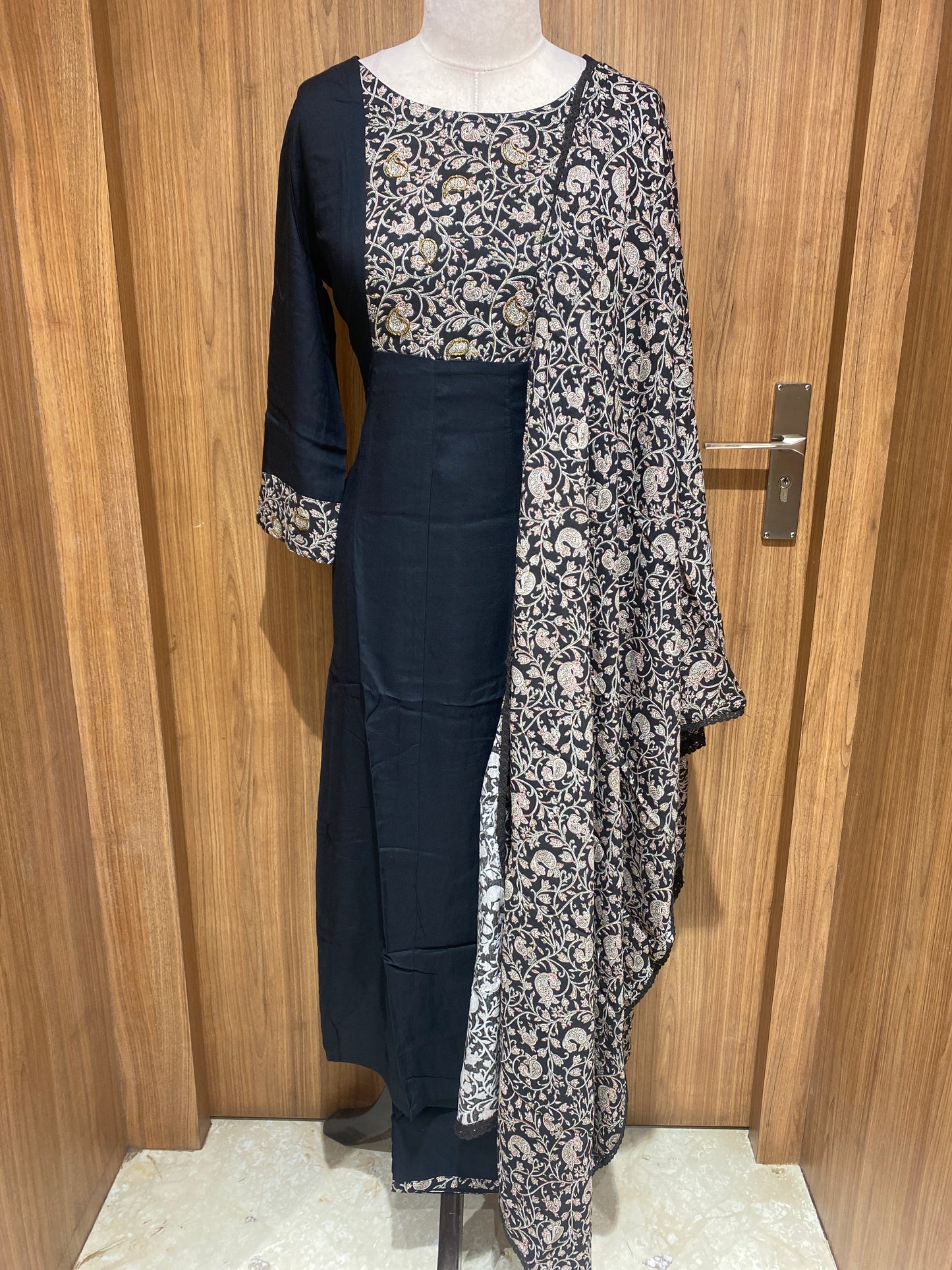 OFFER SALES TOP AND BOTTOM - IHA 27066