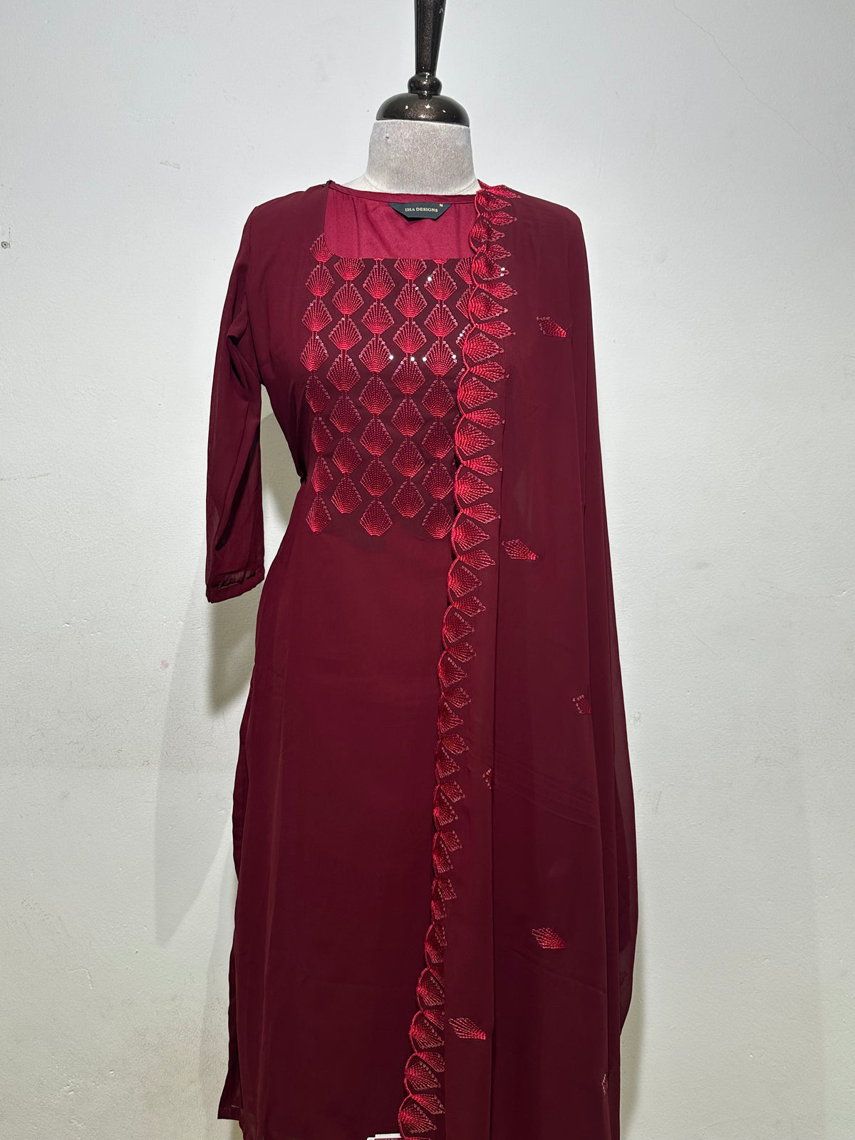 OFFER SALES READY TO WEAR SETS  -  IHA 35622