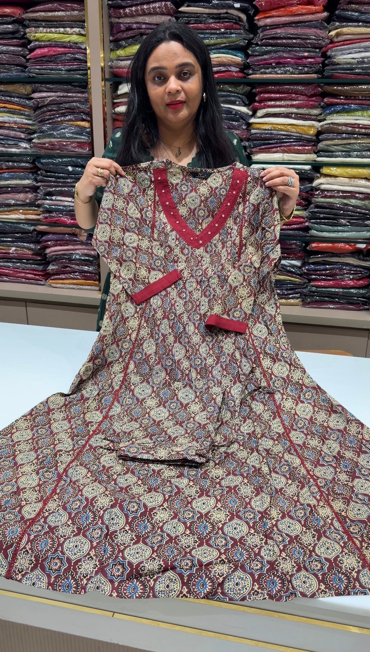 OFFER SALES READY TO WEAR SETS - IHA 35344