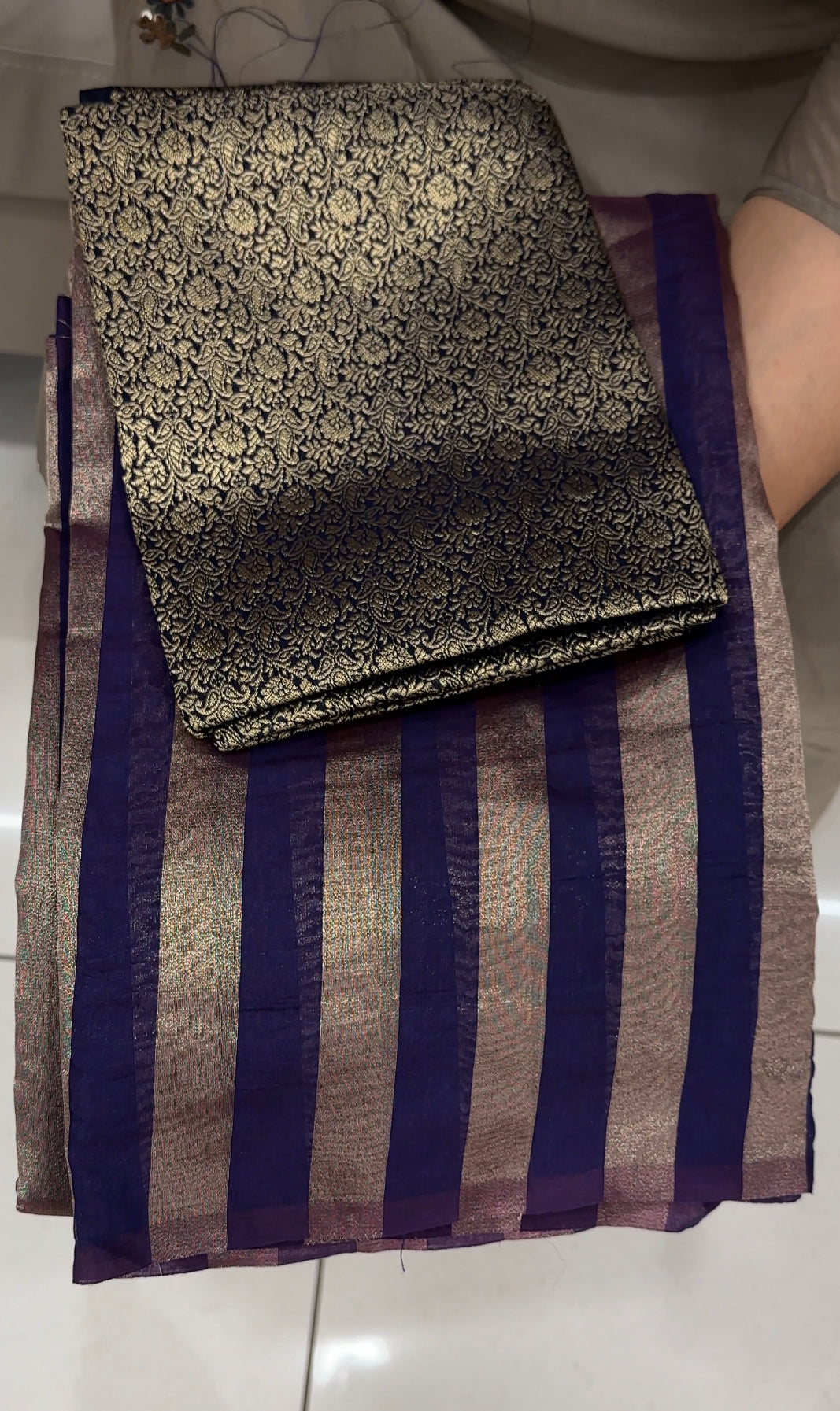 BUDGET BUY BANARASI SAREES - IHA 27015