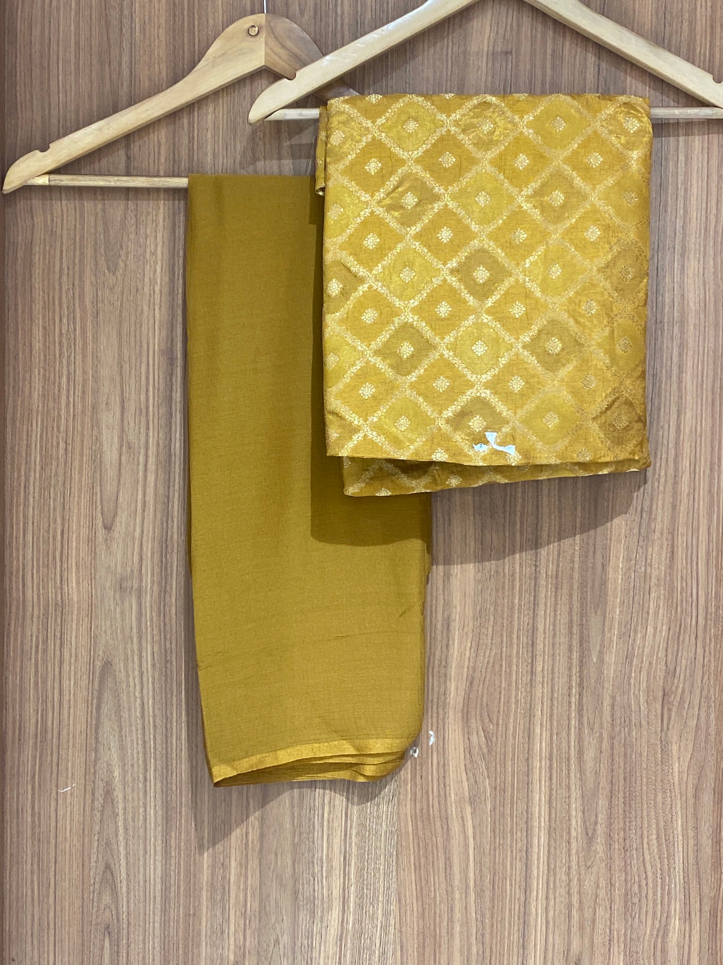 OFFER SALES UNSTITCHED SALWAR SUITS - IHA 26991