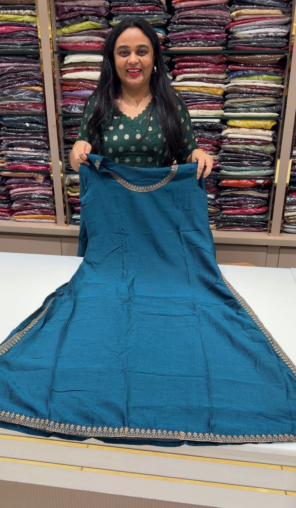 OFFER SALES READY TO WEAR SETS - IHA 35344