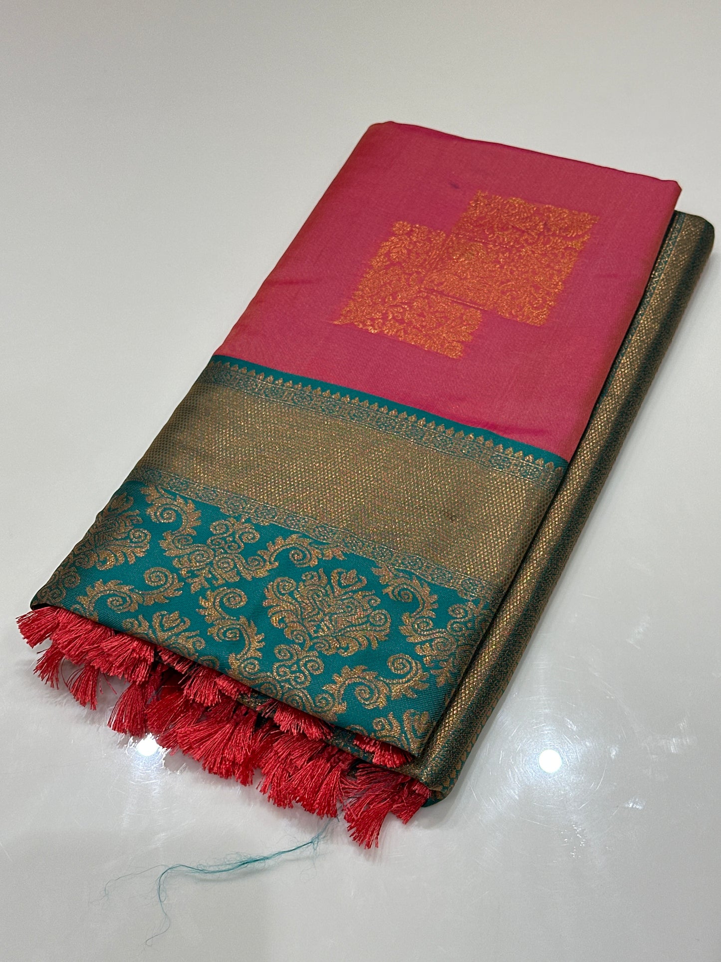 OFFER SALES SAREES - IHA 27171