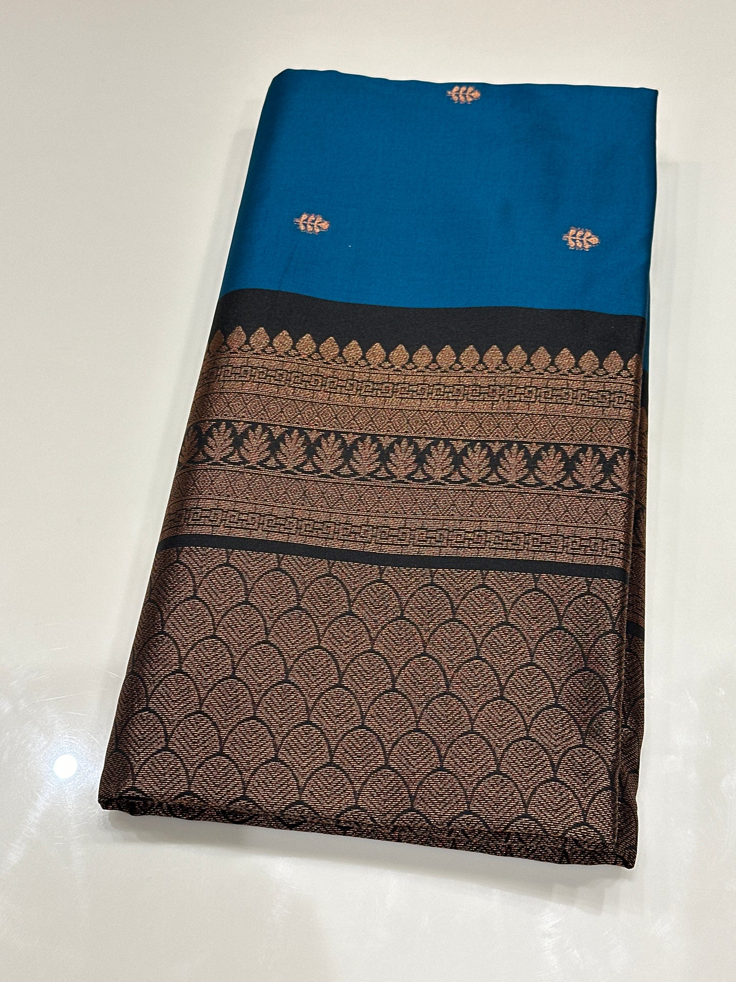 OFFER SALES SAREES - IHA 27178