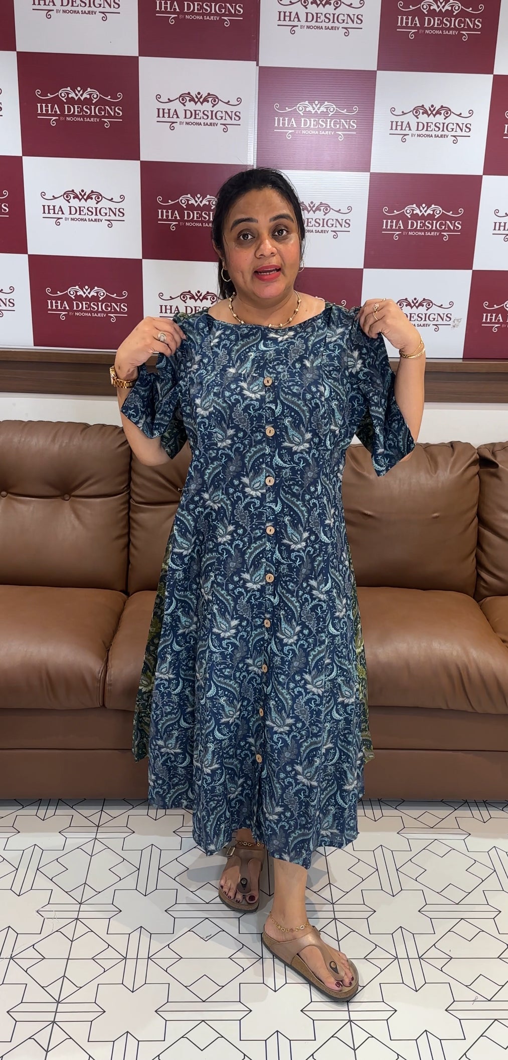 IHA'S IN-HOUSE PRINTED ALINE TOPS - IHA 27072