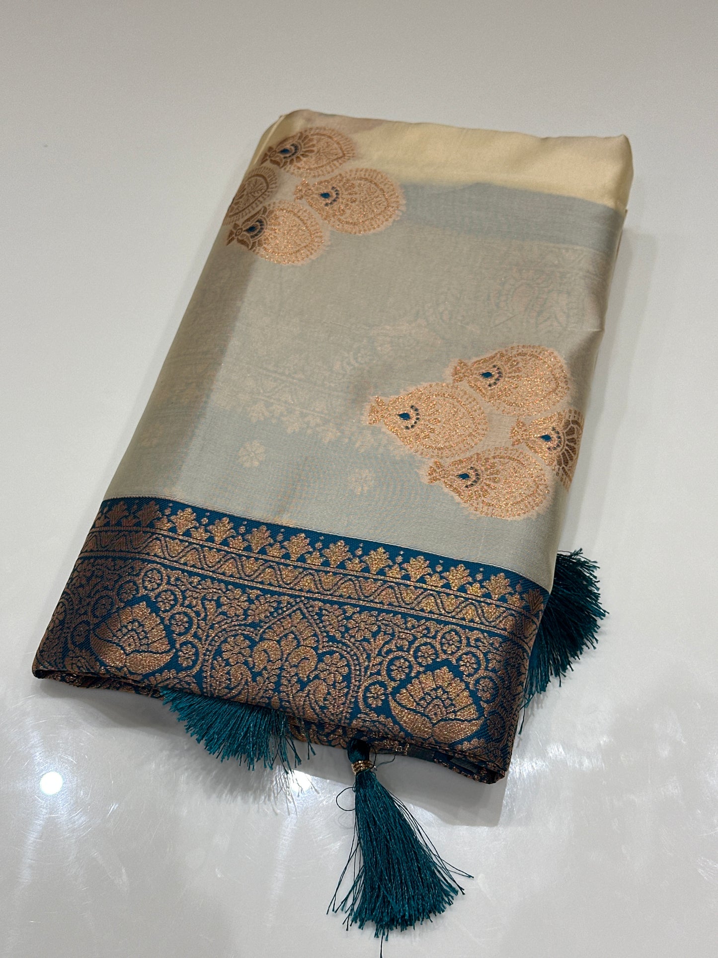 OFFER SALES SAREES - IHA 27178