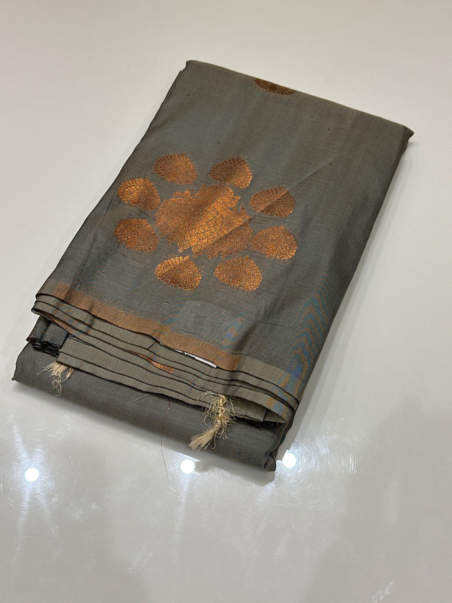 OFFER SALES SAREES - IHA 27182