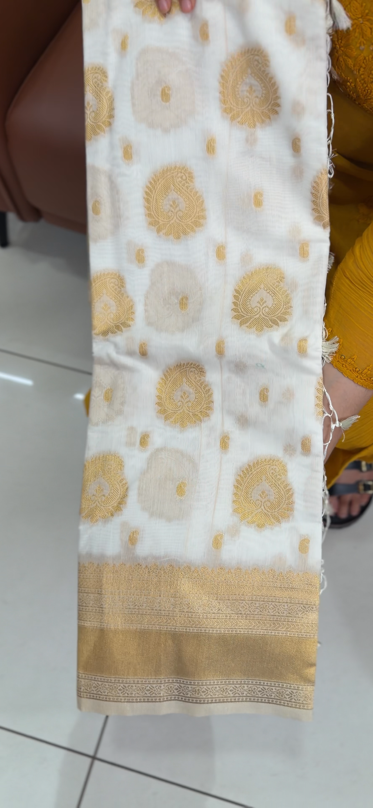 OFFER SALES ONAM SAREES - IHA 34730