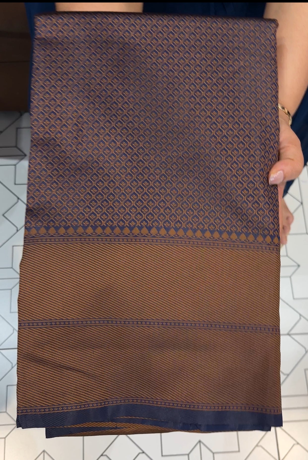 SEMI BANARASI SAREE - IHA 18194