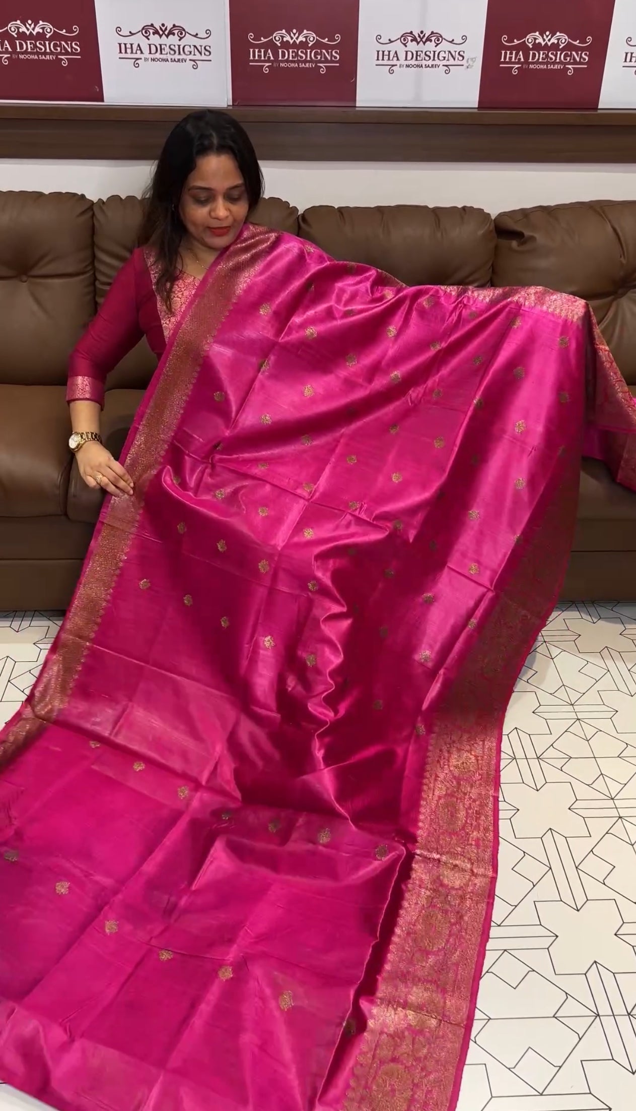 HANDLOOM BANARASI SAREES - IHA 17636