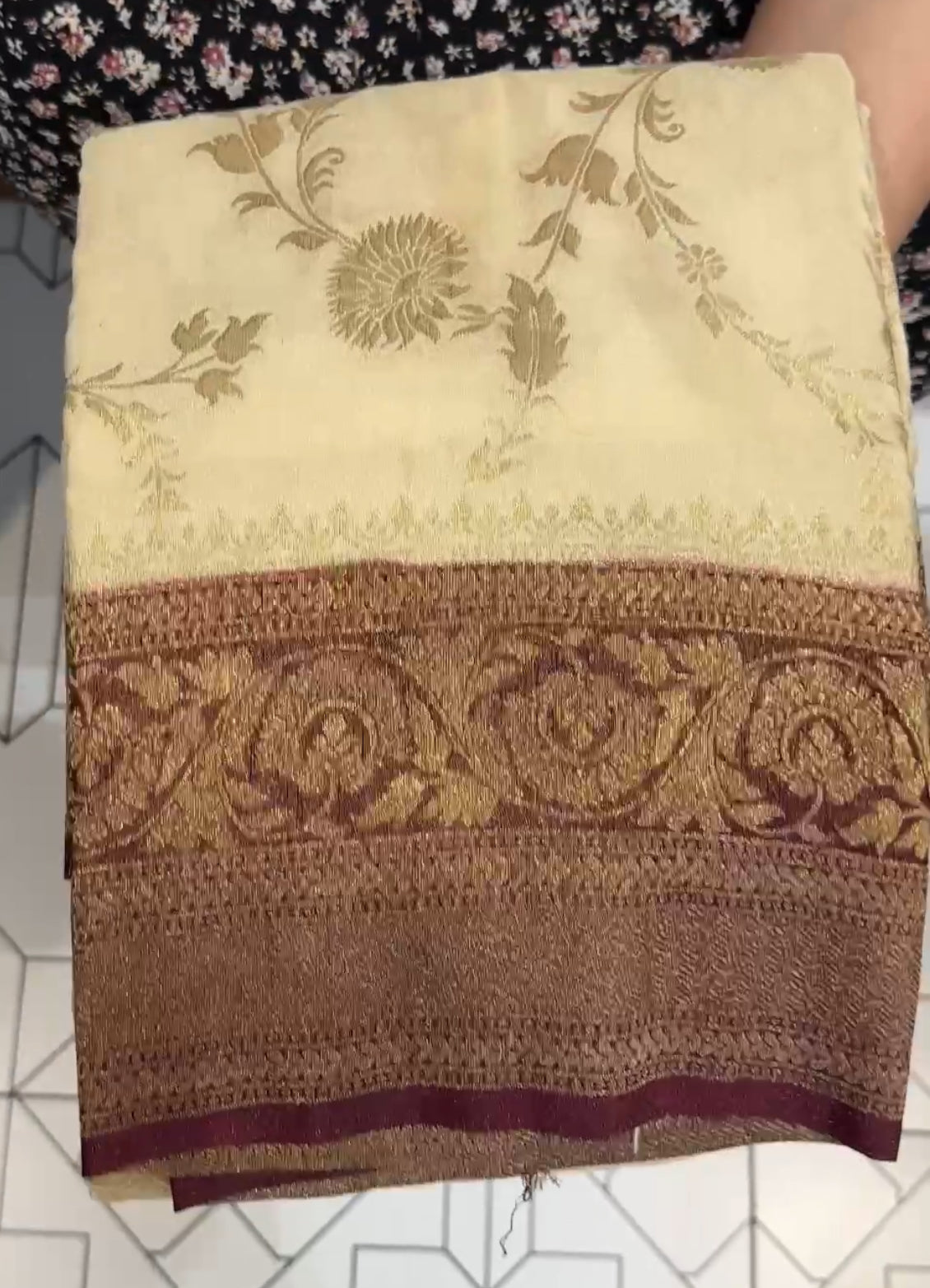 SEMI BANARASI SAREE - IHA 19208