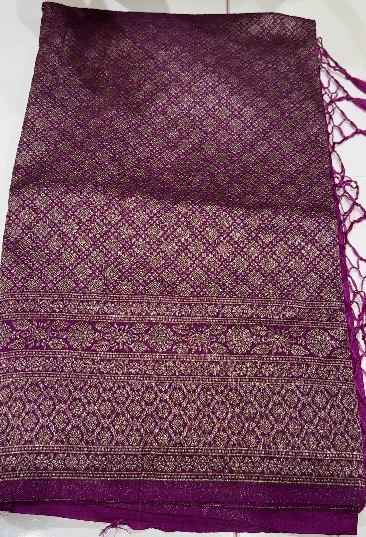 SEMI KATAN SAREE - IHA 19116