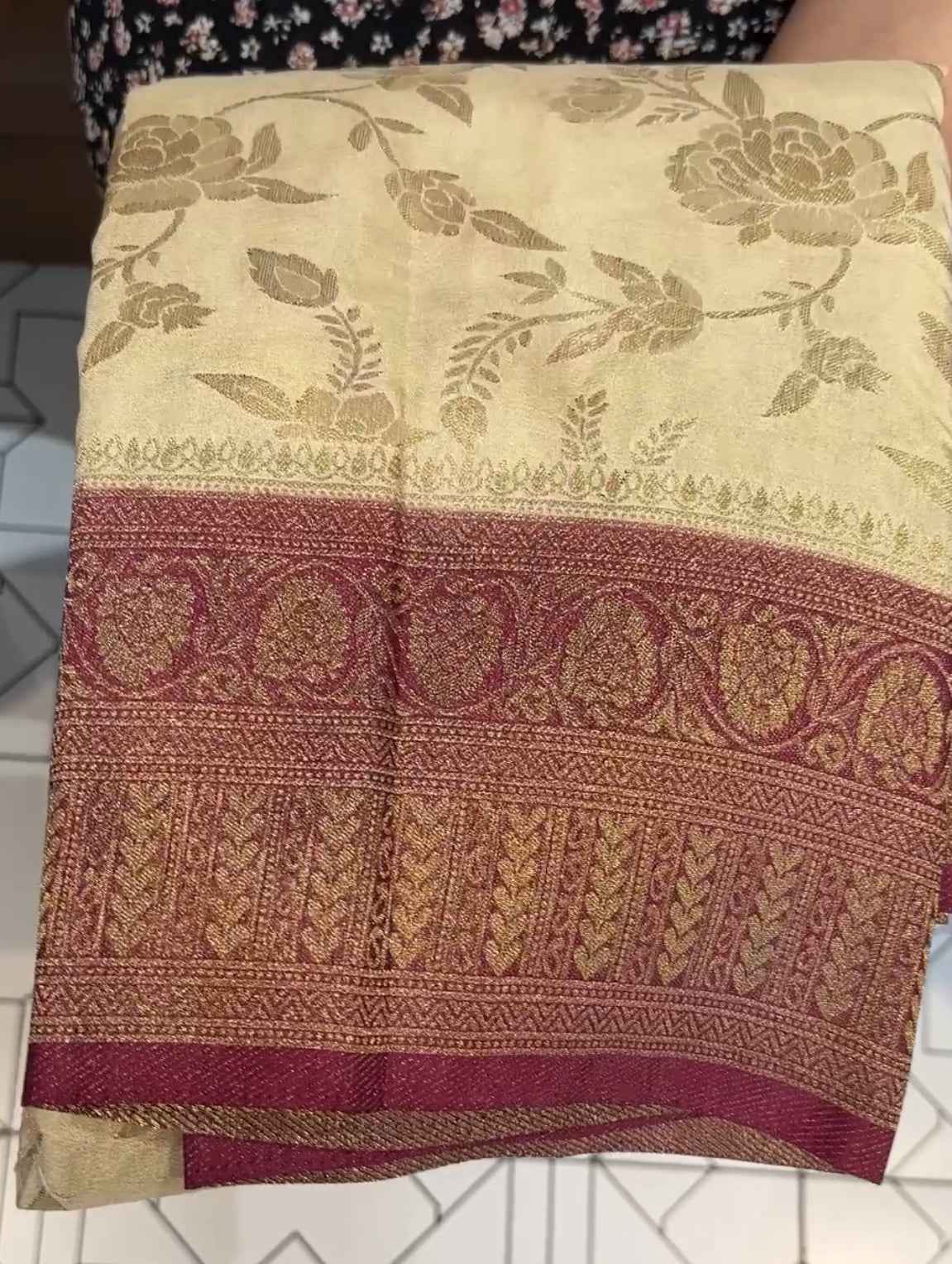 SEMI BANARASI SAREE - IHA 19208