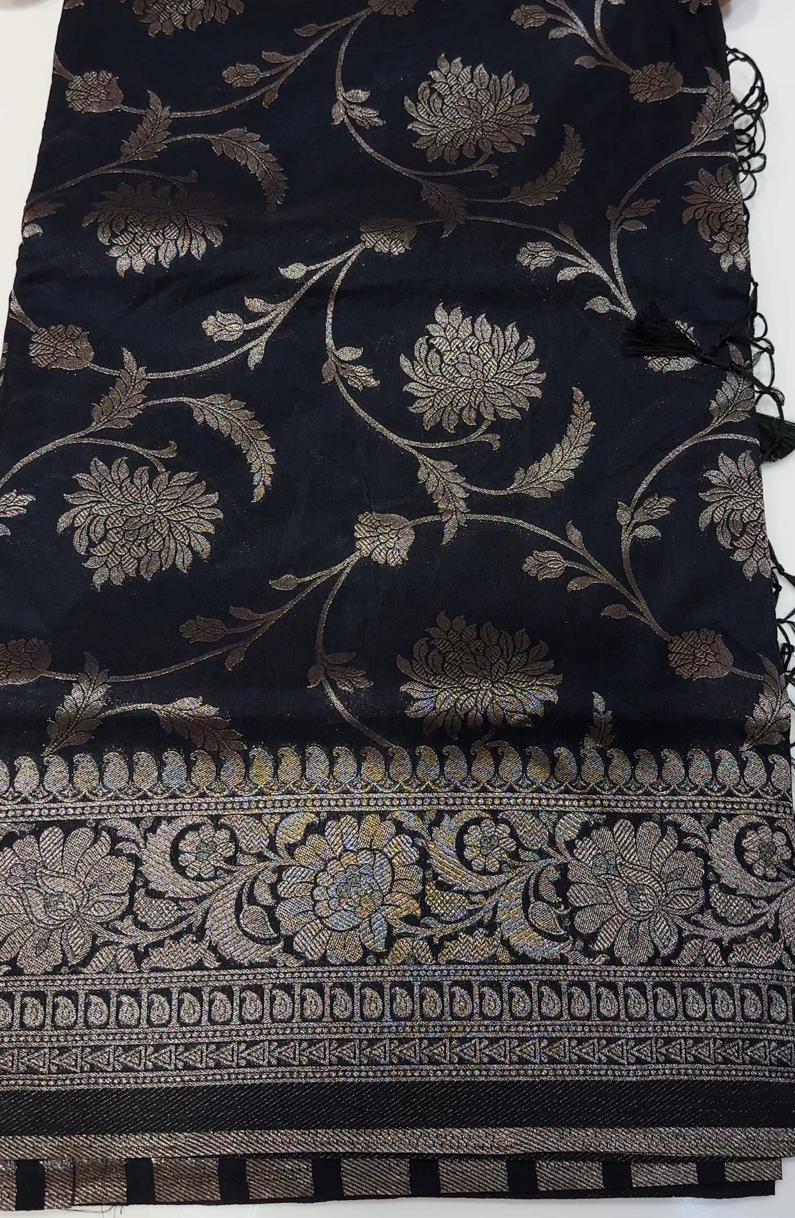 SEMI BANARASI SAREES - IHA 18044