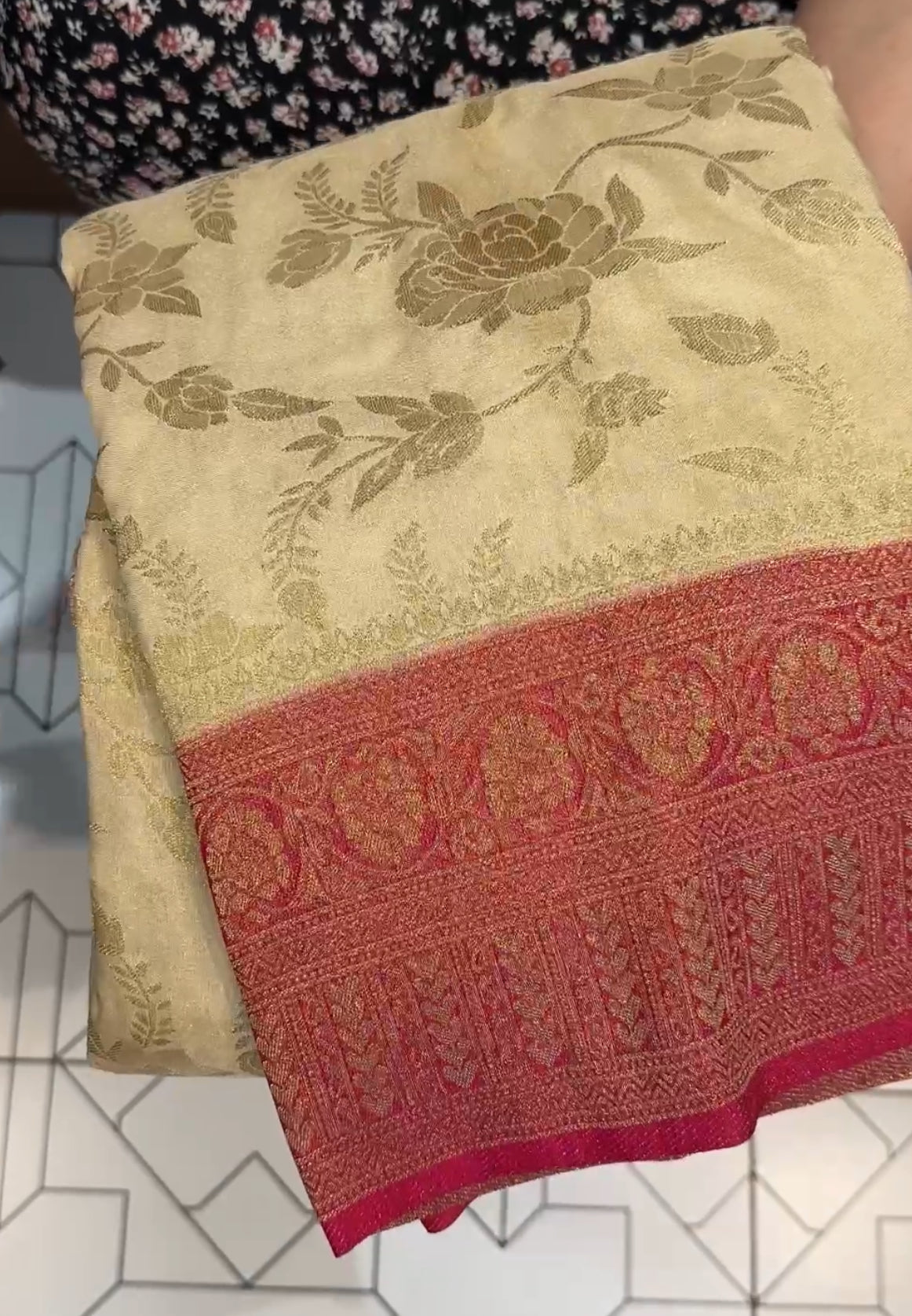 SEMI BANARASI SAREE - IHA 19208