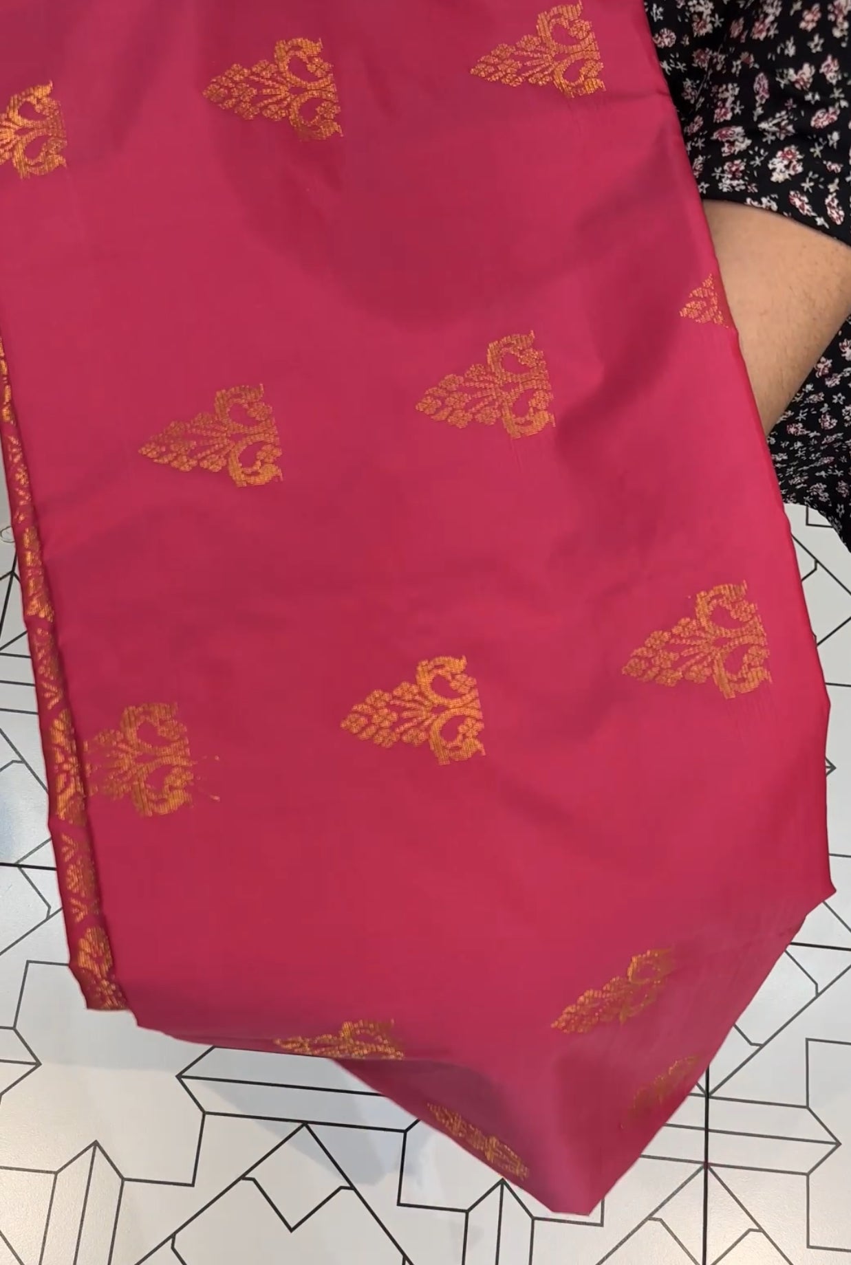 BUDGET BUY SOFT SILK SAREE - IHA 19204