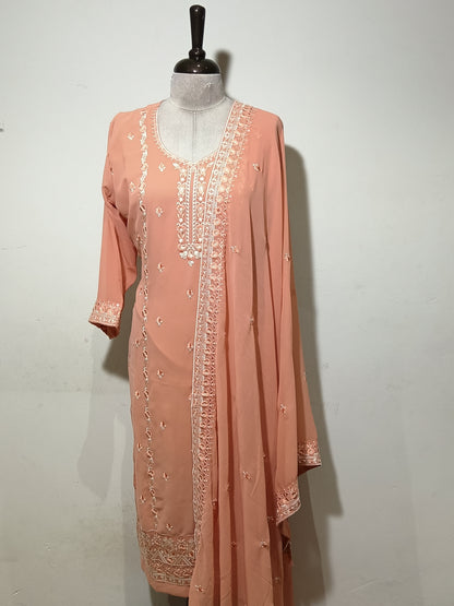 OFFER SALES READY TO WEAR SETS  -  IHA 35622