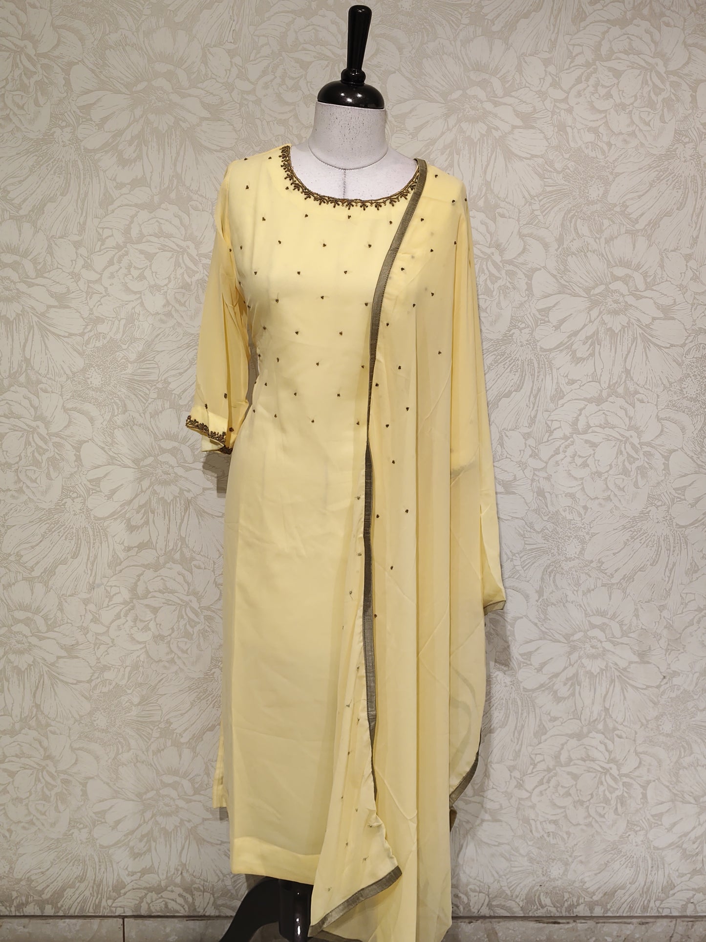 OFFER SALES TOPS COLLECTIONS  - IHA 27140