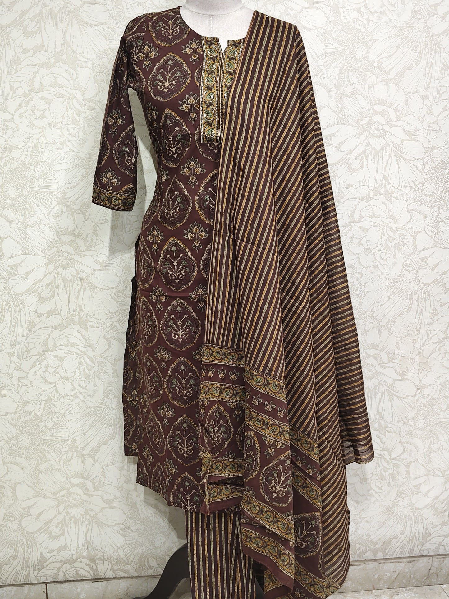 OFFER SALES TOP AND BOTTOM - IHA 26955