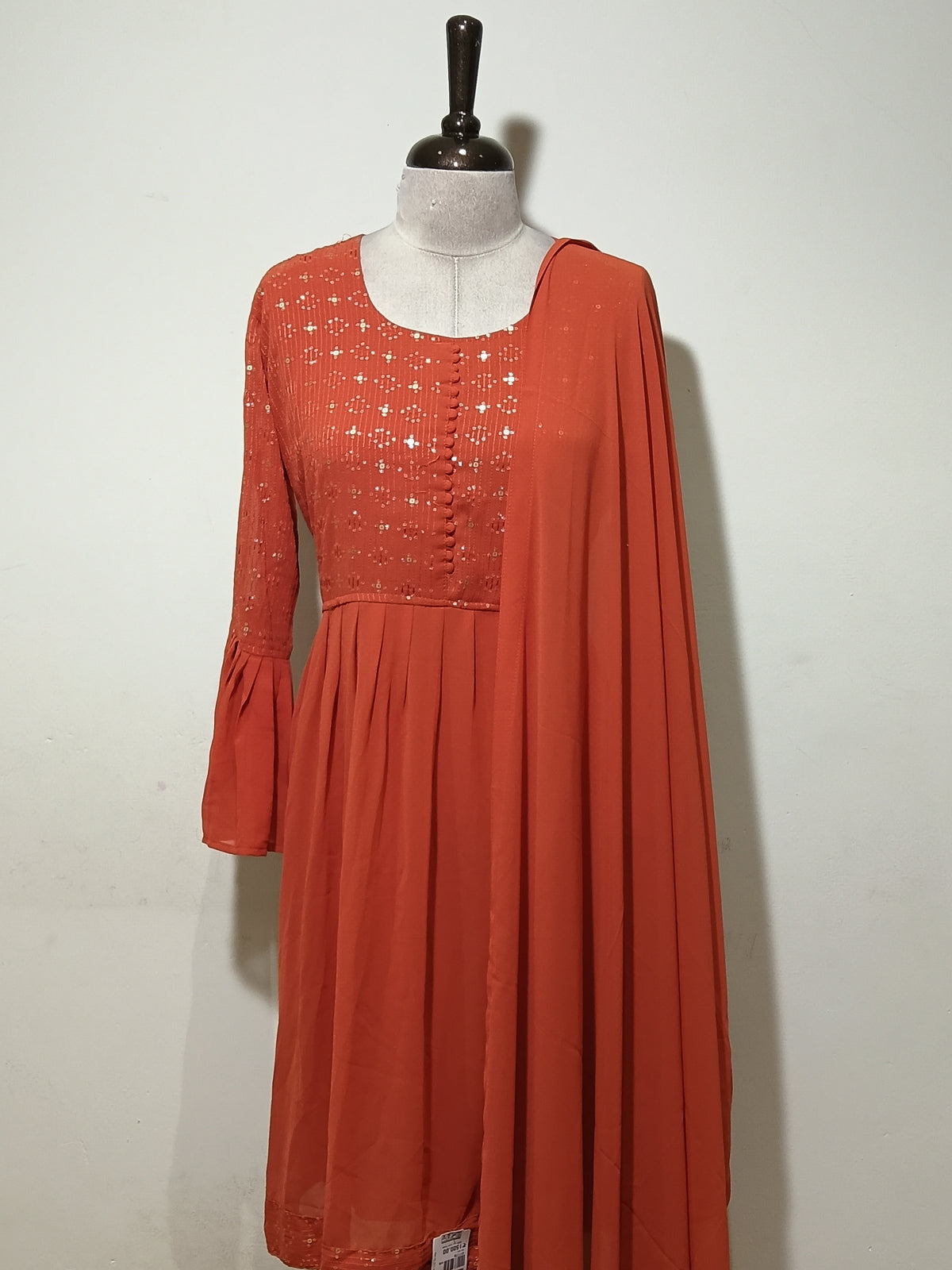 OFFER SALES READY TO WEAR SETS  -  IHA 35622