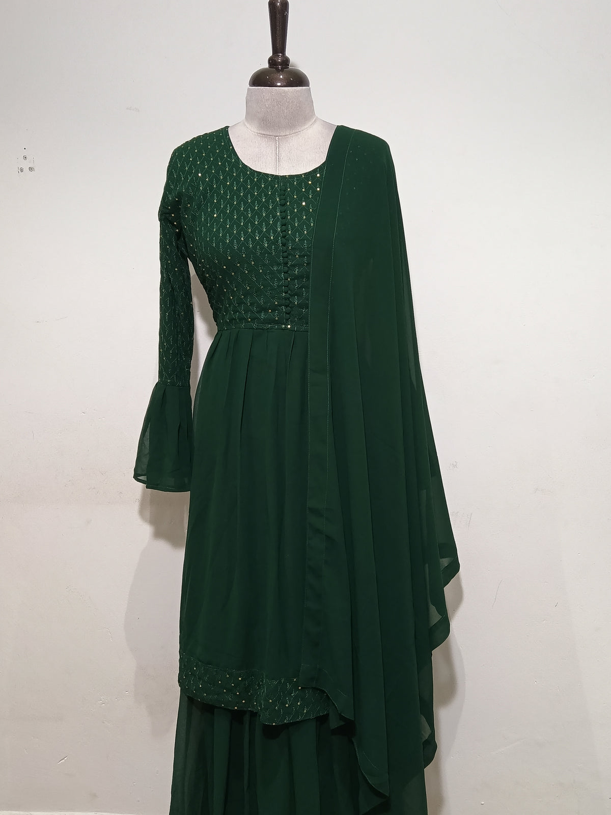 OFFER SALES READY TO WEAR SETS  -  IHA 35622