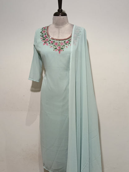 OFFER SALES READY TO WEAR SETS  -  IHA 35622