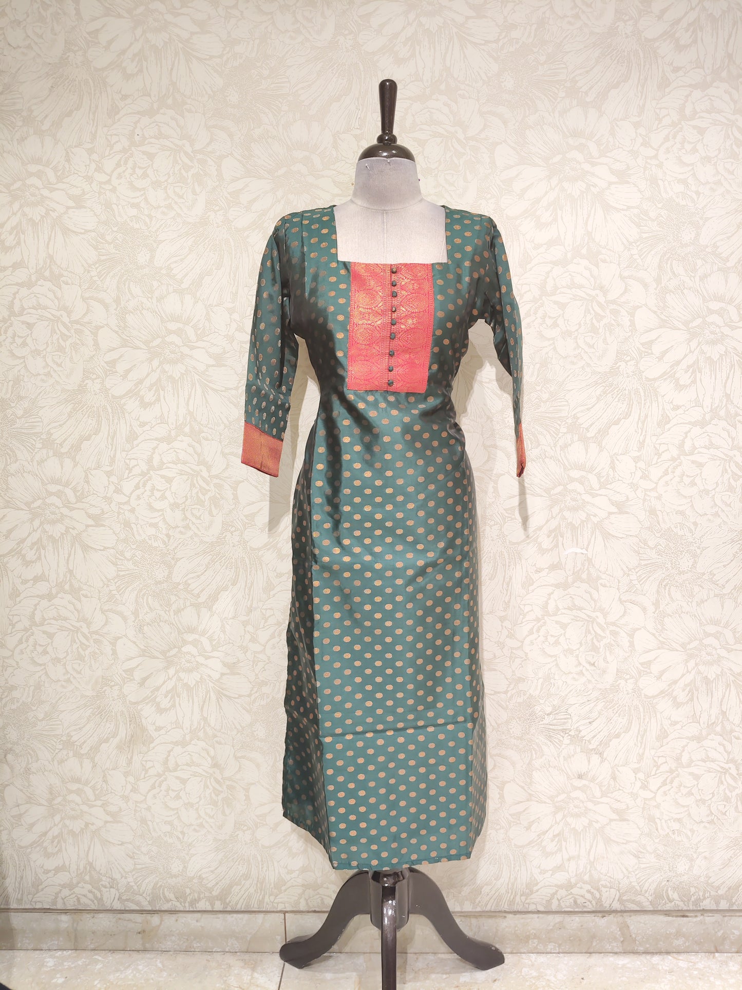 OFFER SALES TOP ONLY COLLECTIONS  - IHA 27845