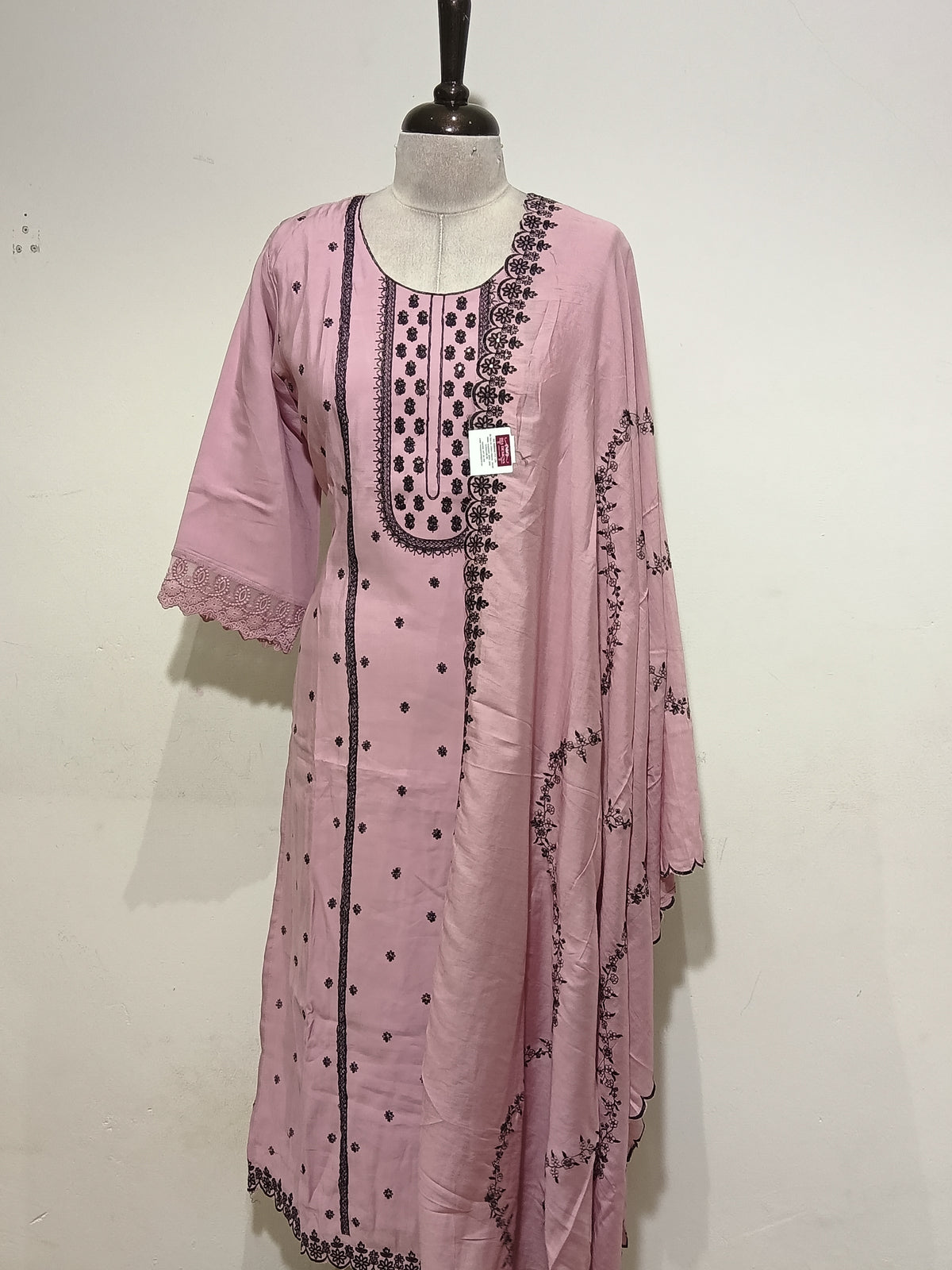 OFFER SALES READY TO WEAR SETS  -  IHA 35622