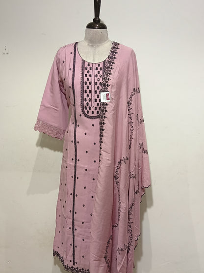OFFER SALES READY TO WEAR SETS  -  IHA 35622