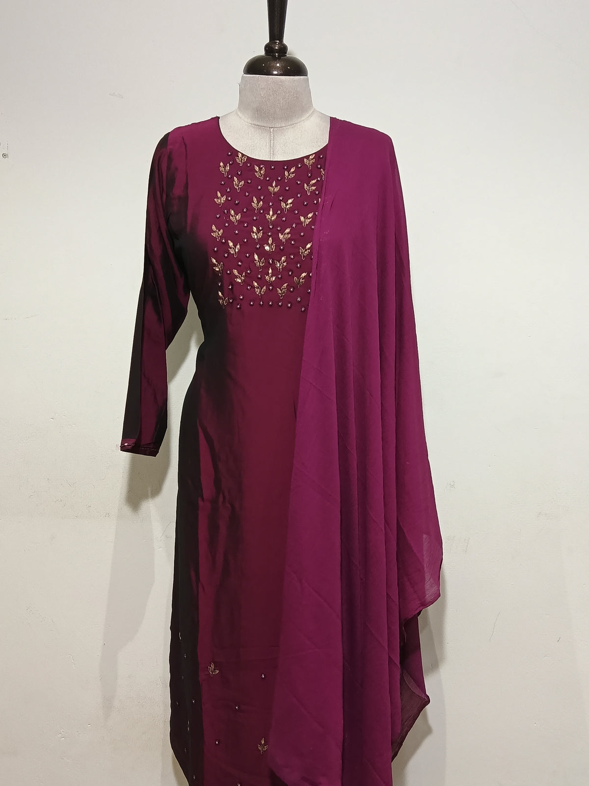 OFFER SALES READY TO WEAR SETS  -  IHA 35622