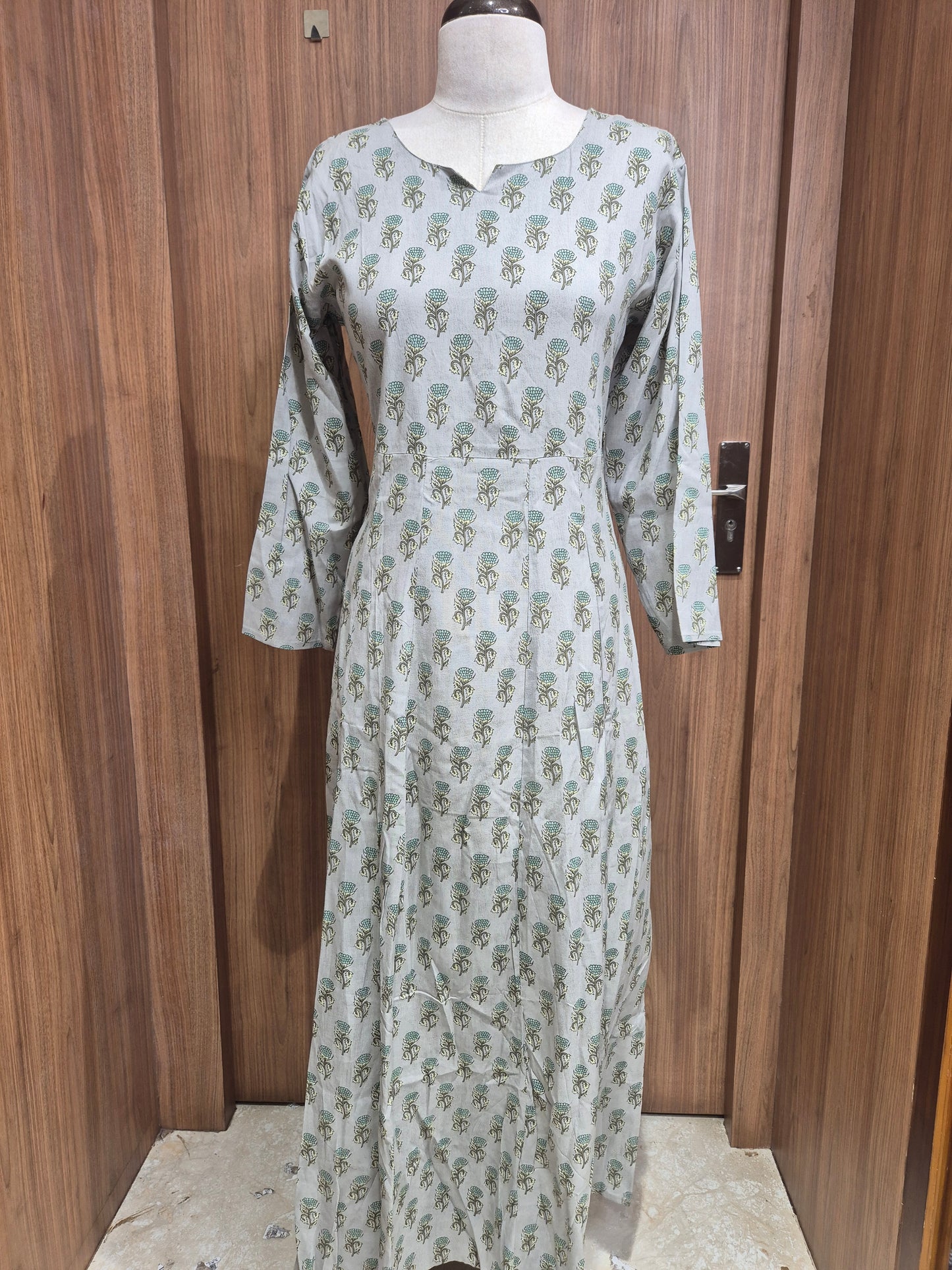 OFFER SALES TOPS COLLECTIONS  - IHA 26749