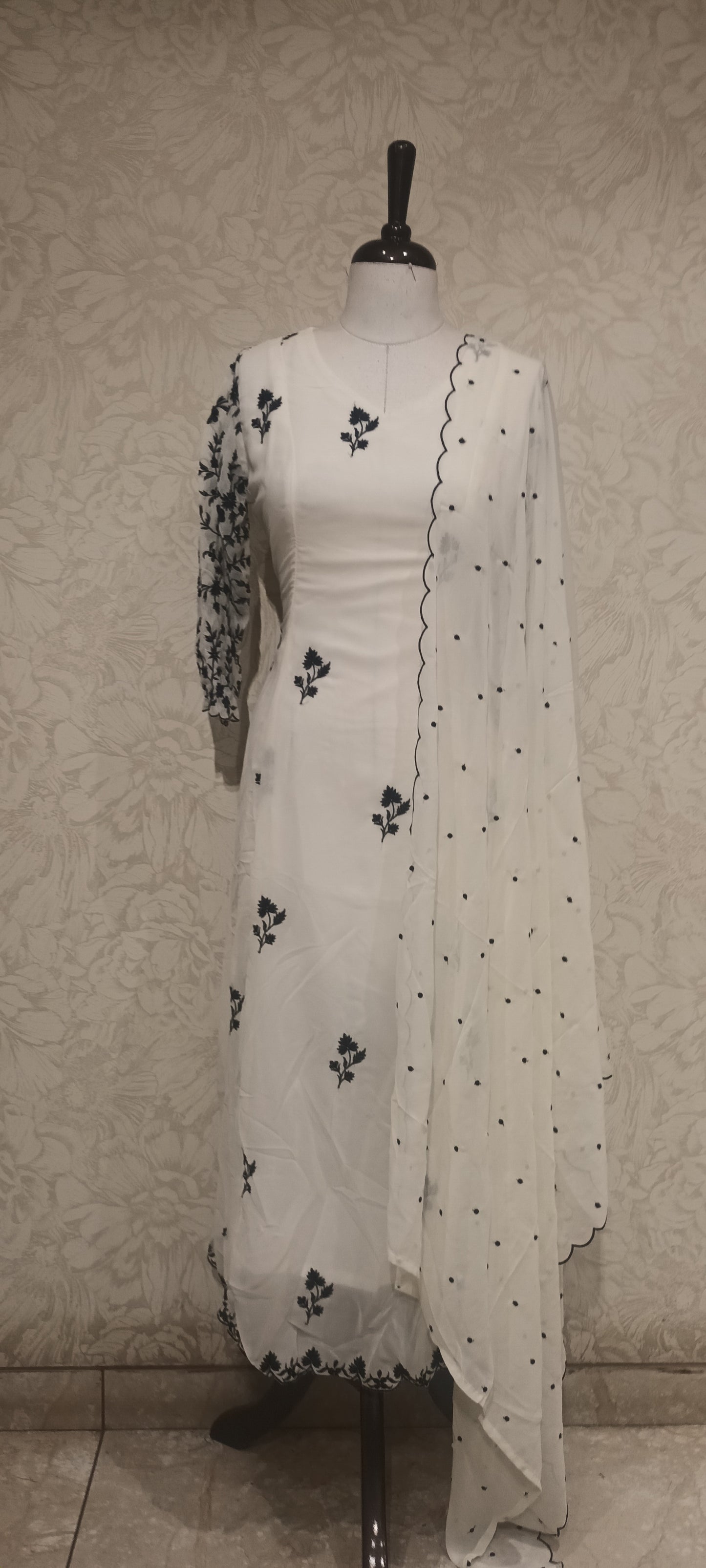 OFFER SALES TOPS COLLECTIONS  - IHA 27140