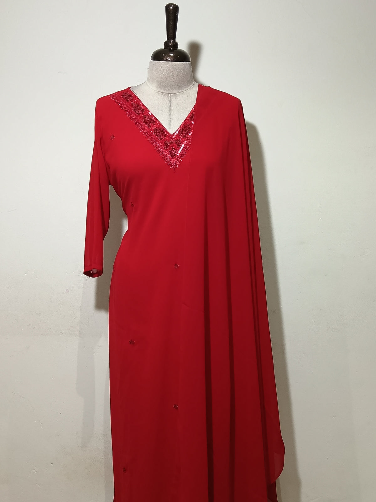 OFFER SALES READY TO WEAR SETS  -  IHA 35622