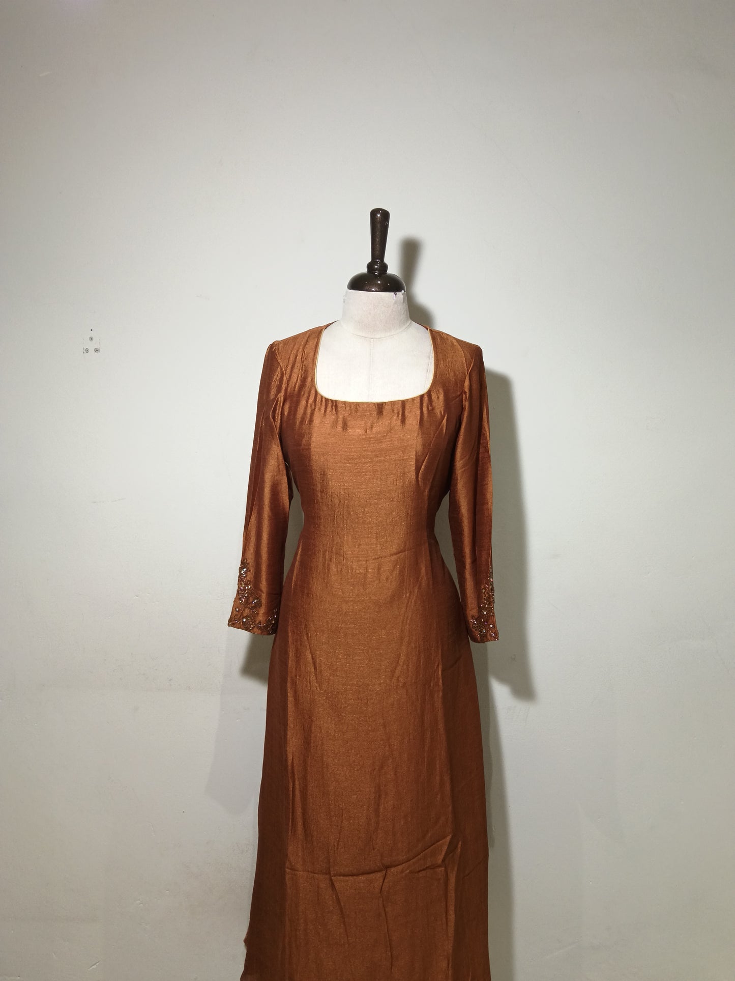 OFFER SALES TOPS  -  IHA 34756