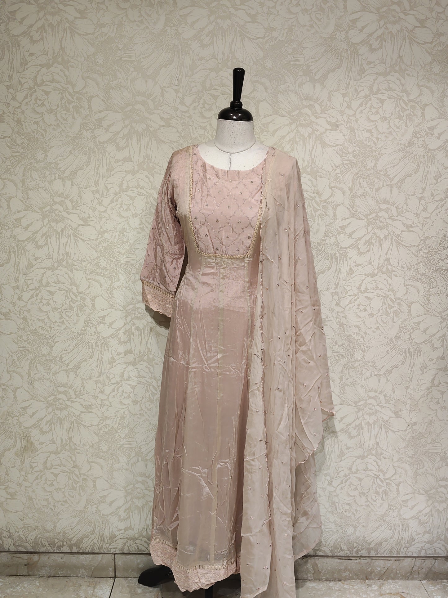 OFFER SALES TOPS COLLECTIONS  - IHA 27140
