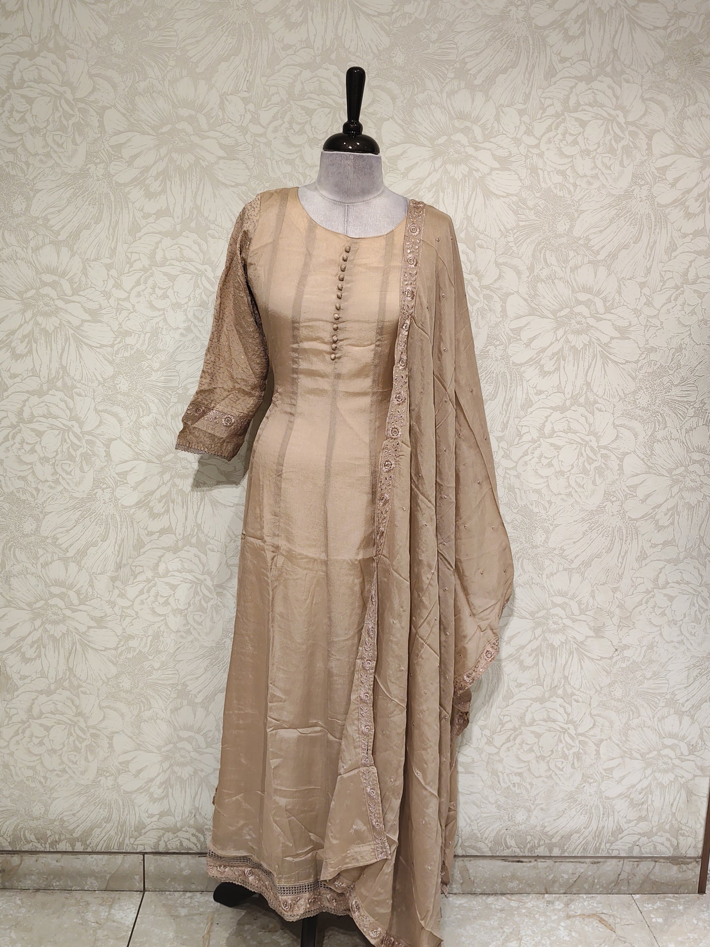 OFFER SALES TOPS COLLECTIONS  - IHA 27140